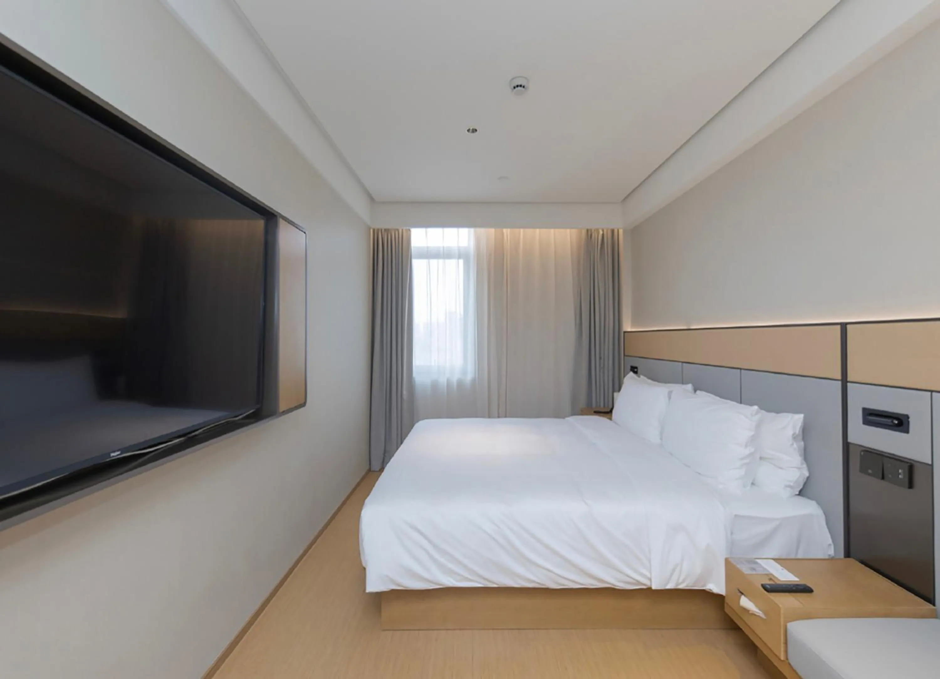 Property building, Bed in JI Hotel Shanghai New International Expo Center Longyang Road