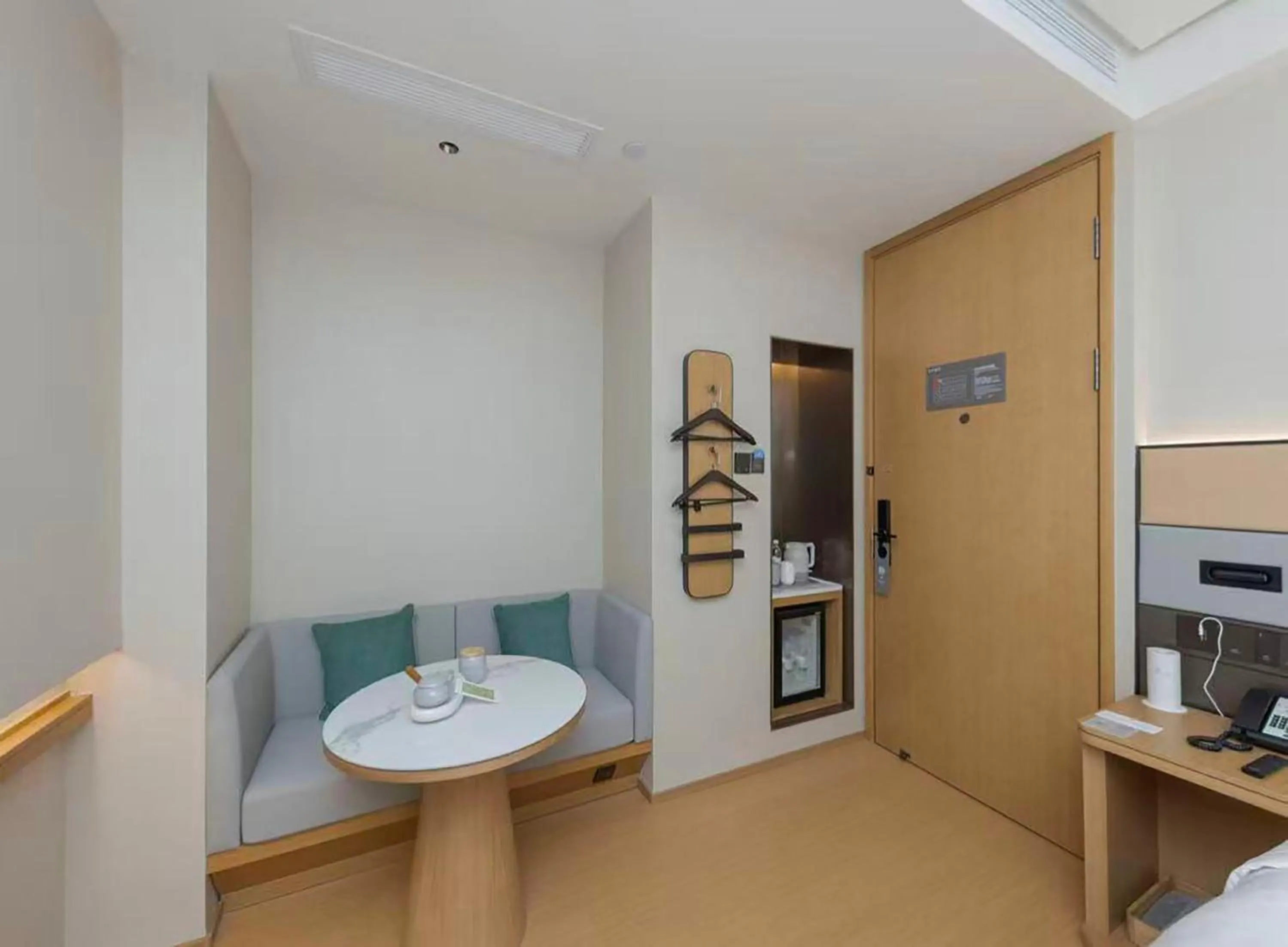 Property building, Bed in JI Hotel Shanghai New International Expo Center Longyang Road