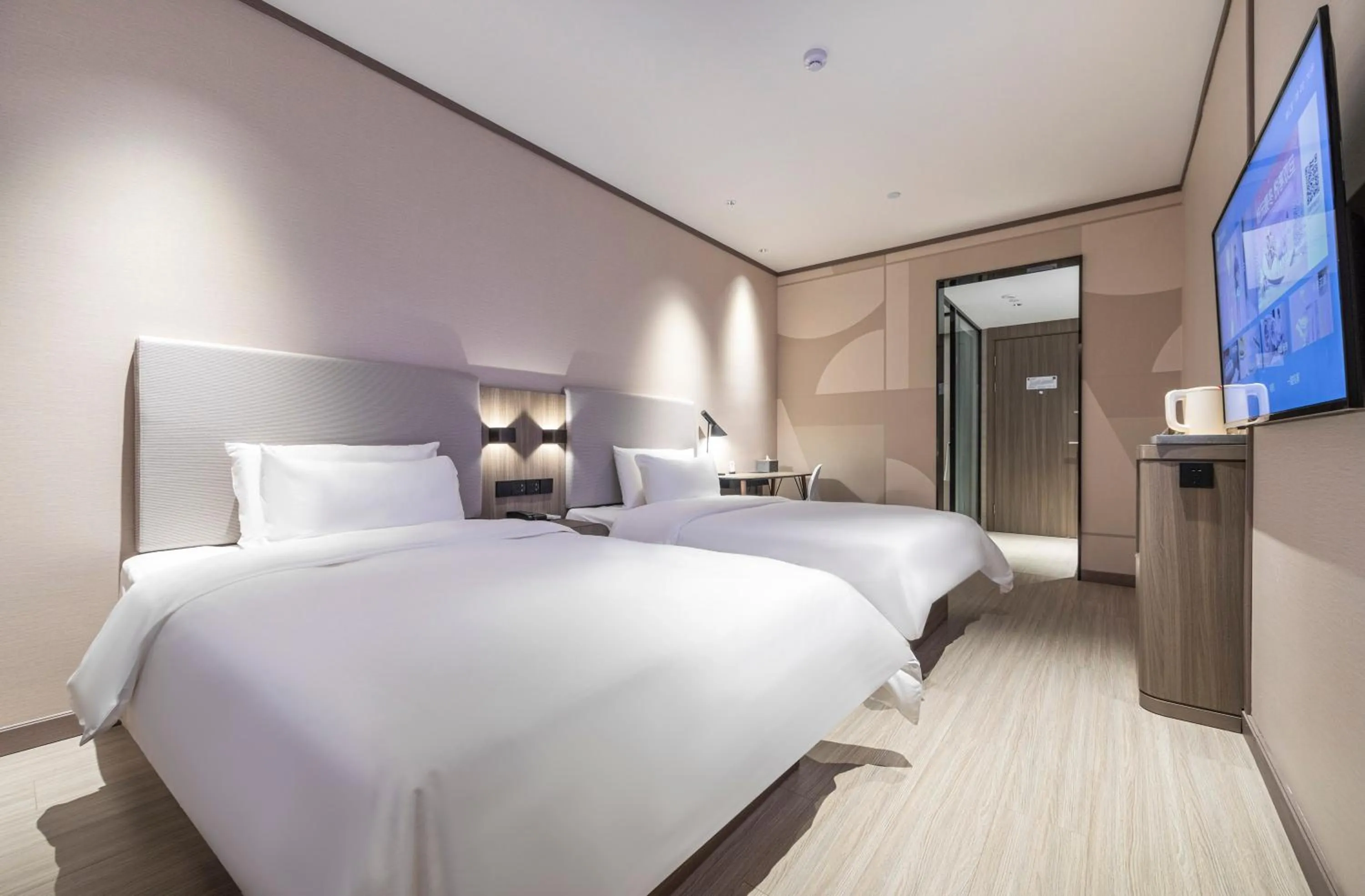 Bed in Hanting Hotel Shanghai South Station East China University of Science and Technology