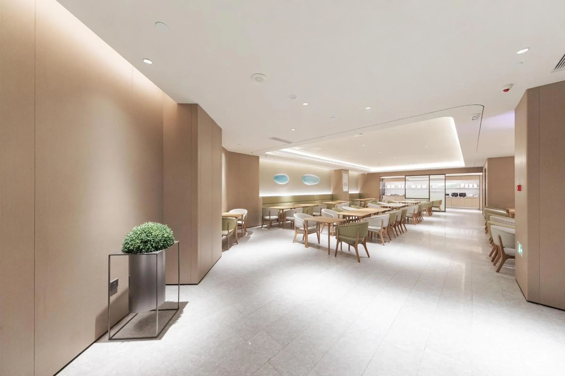 Restaurant/places to eat in JI Hotel Beijing West Railway Station Lianbao Road