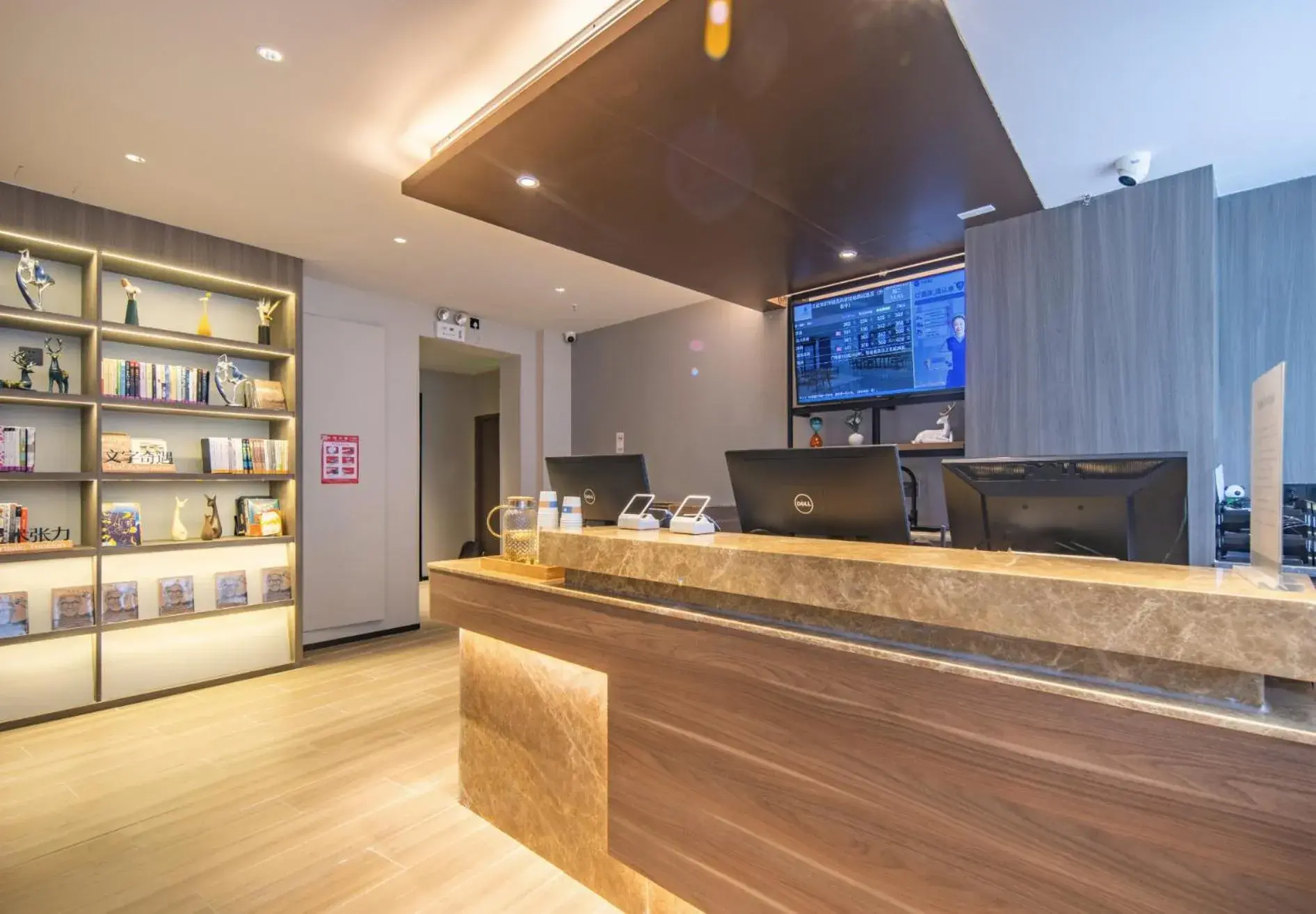 Hanting Hotel Shenzhen Huaqiang North Science Museum Subway Station Hanting Hotel Shenzhen Huaqiang North Science Museum Subway Station