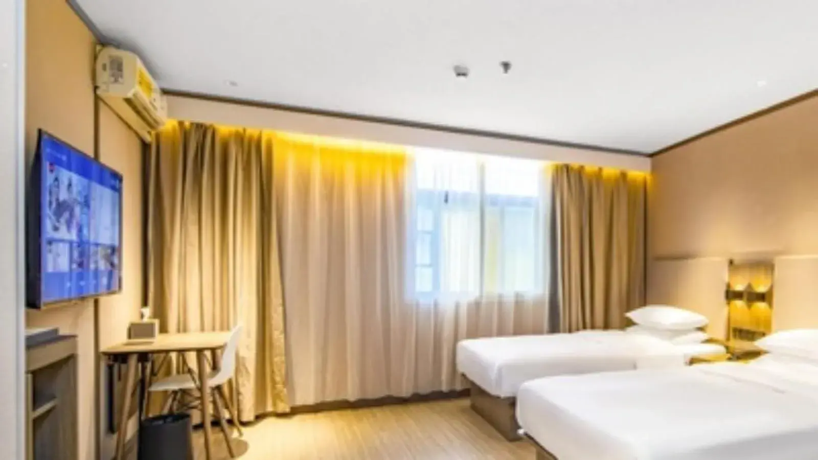 Superior Twin Room in Hanting Hotel Shenzhen Huaqiang North Science Museum Subway Station Superior Twin Room in Hanting Hotel Shenzhen Huaqiang North Science Museum Subway Station