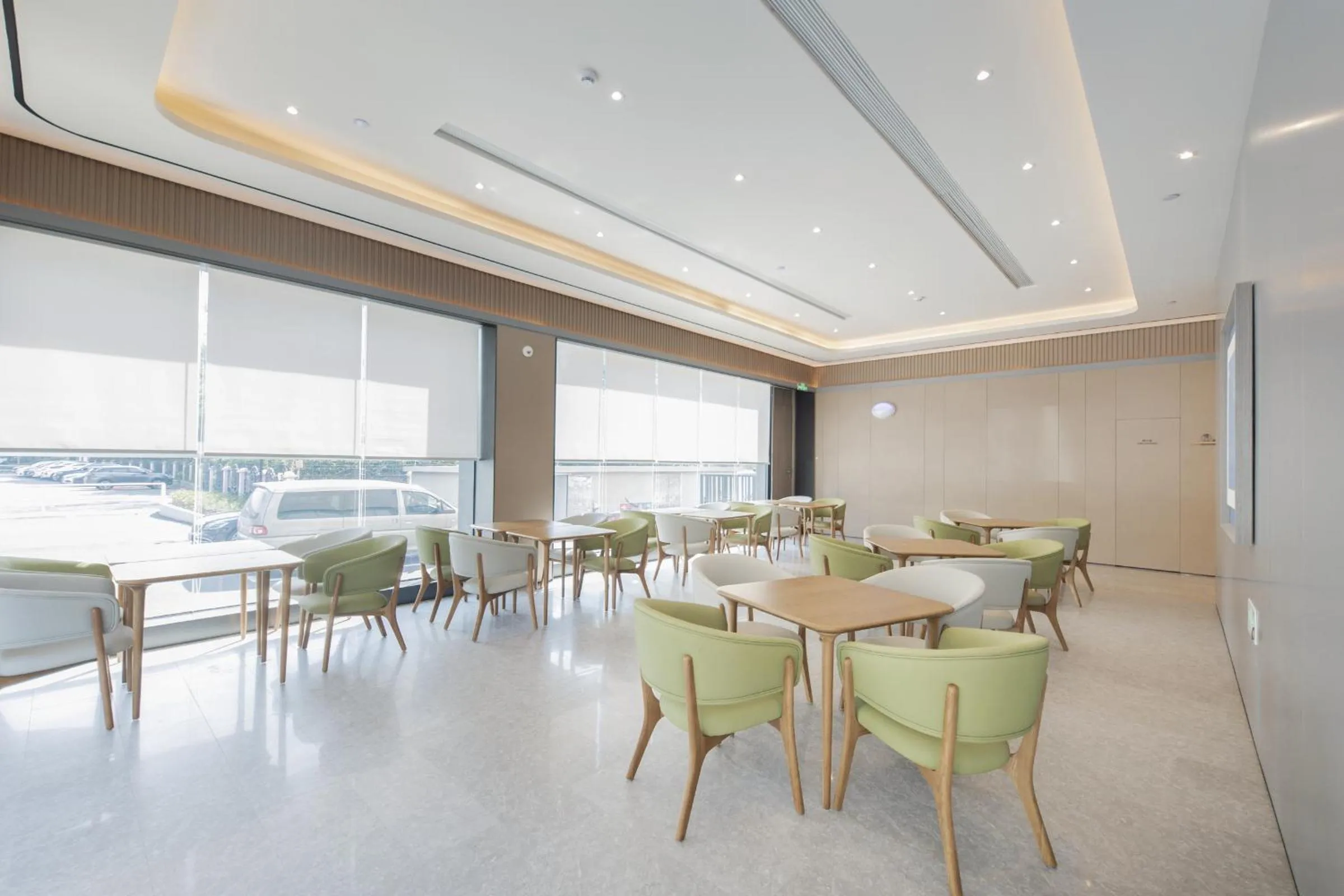 Restaurant/places to eat in JI Hotel Shanghai South Railway Station Jinjiang Amusement Park (formerly Jinjiang Amusement Park Subway Station Branch)