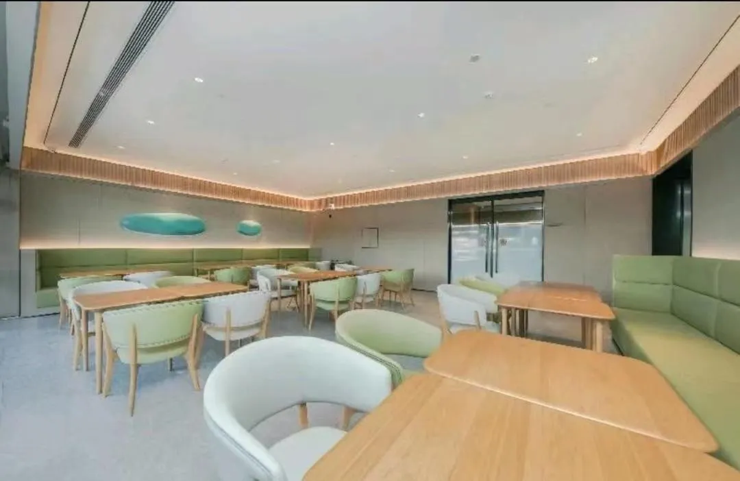 Restaurant/places to eat in JI Hotel Beijing Yansha Sanyuan Bridge