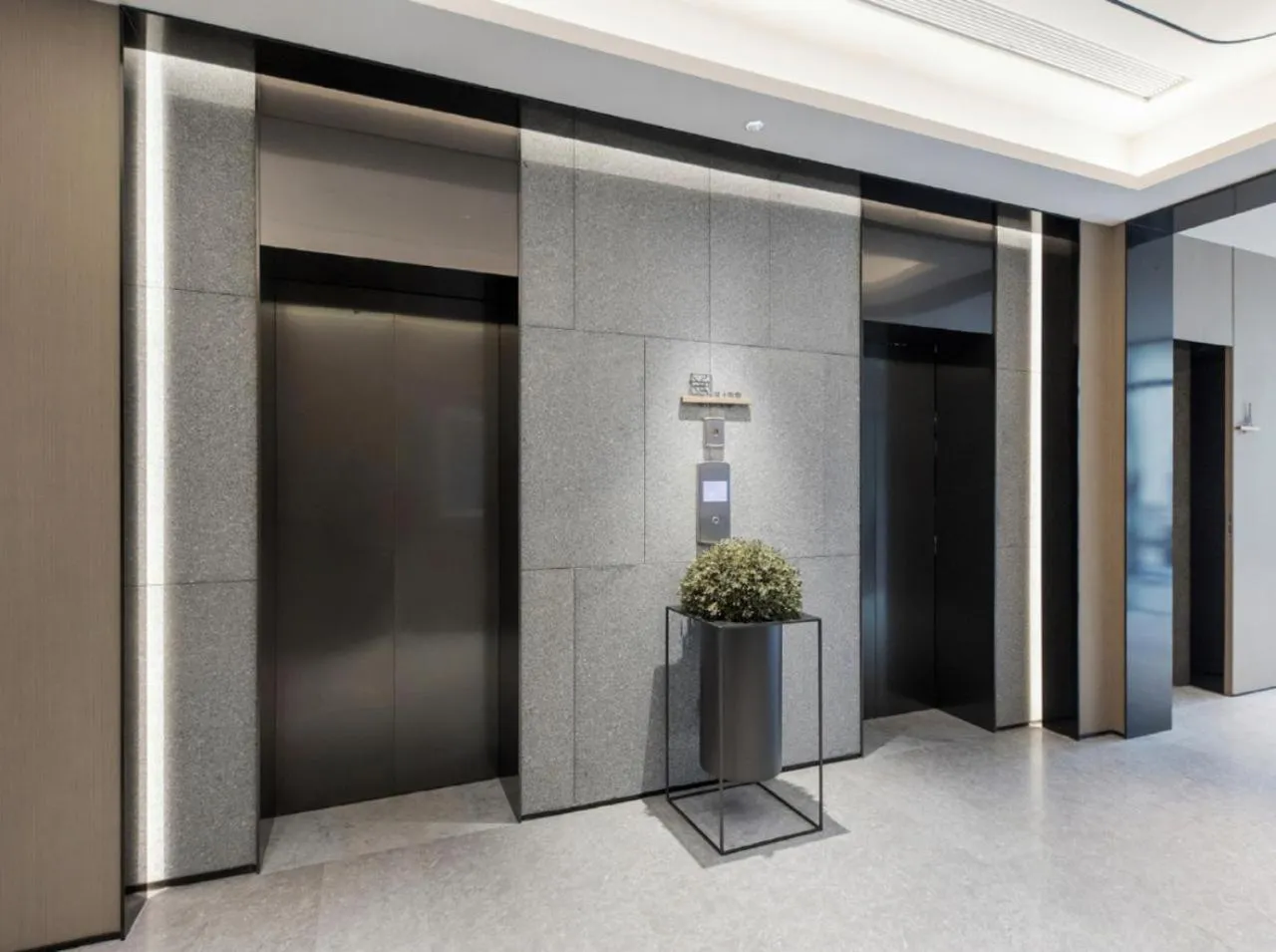 elevator in JI Hotel Hangzhou Lin'an People's Square