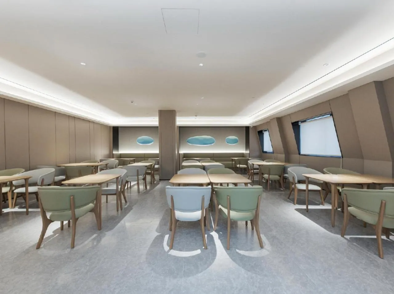 Restaurant/places to eat in JI Hotel Hangzhou Lin'an People's Square