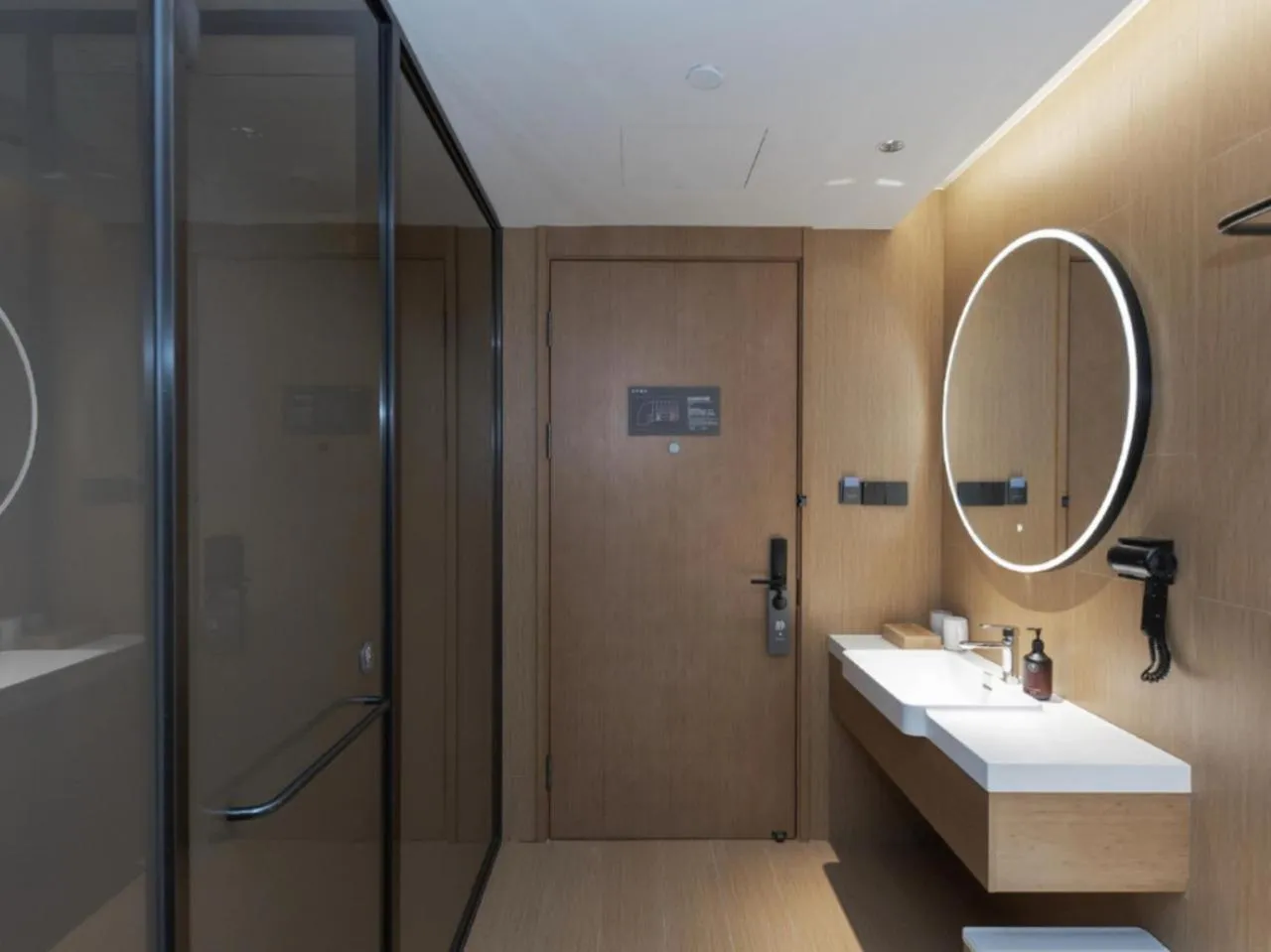 Photo of the whole room in JI Hotel Hangzhou Lin'an People's Square