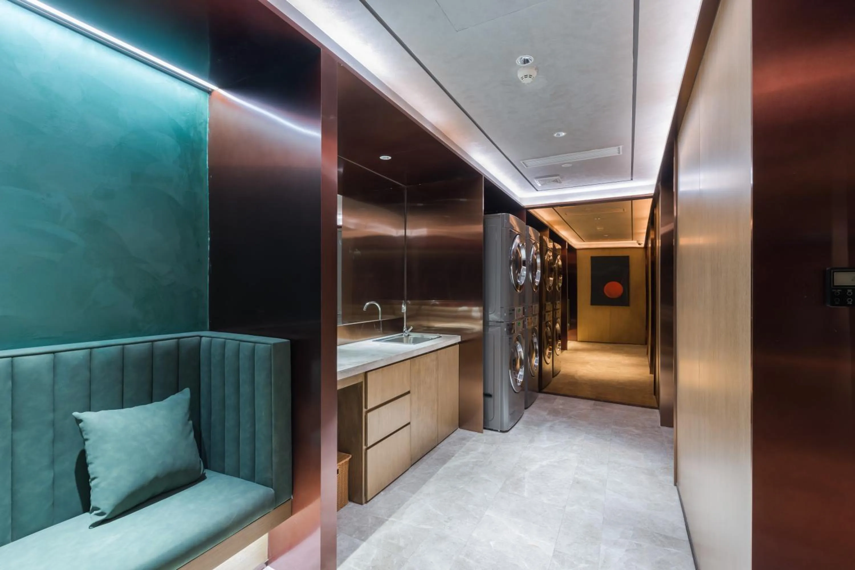 washing machine in Orange Hotel Shanghai World Expo Center