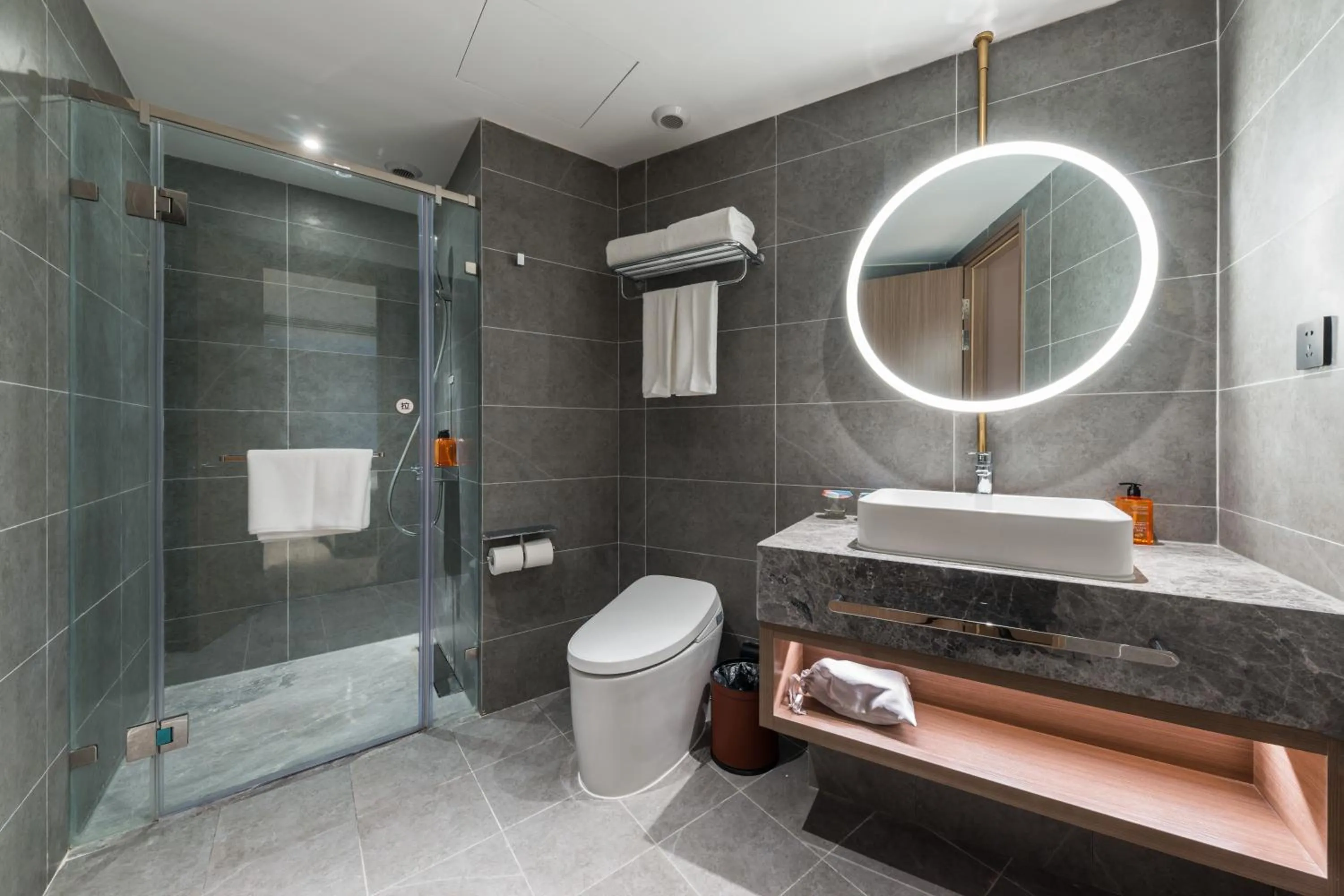 Bathroom in Orange Hotel Shanghai World Expo Center