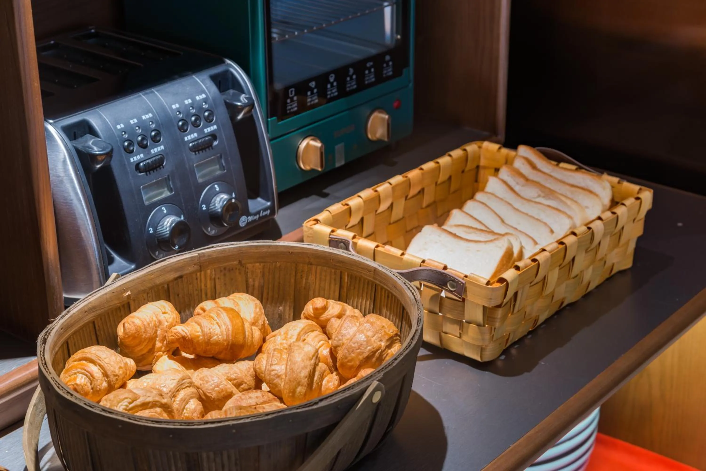 Restaurant/places to eat in Orange Hotel Shanghai World Expo Center