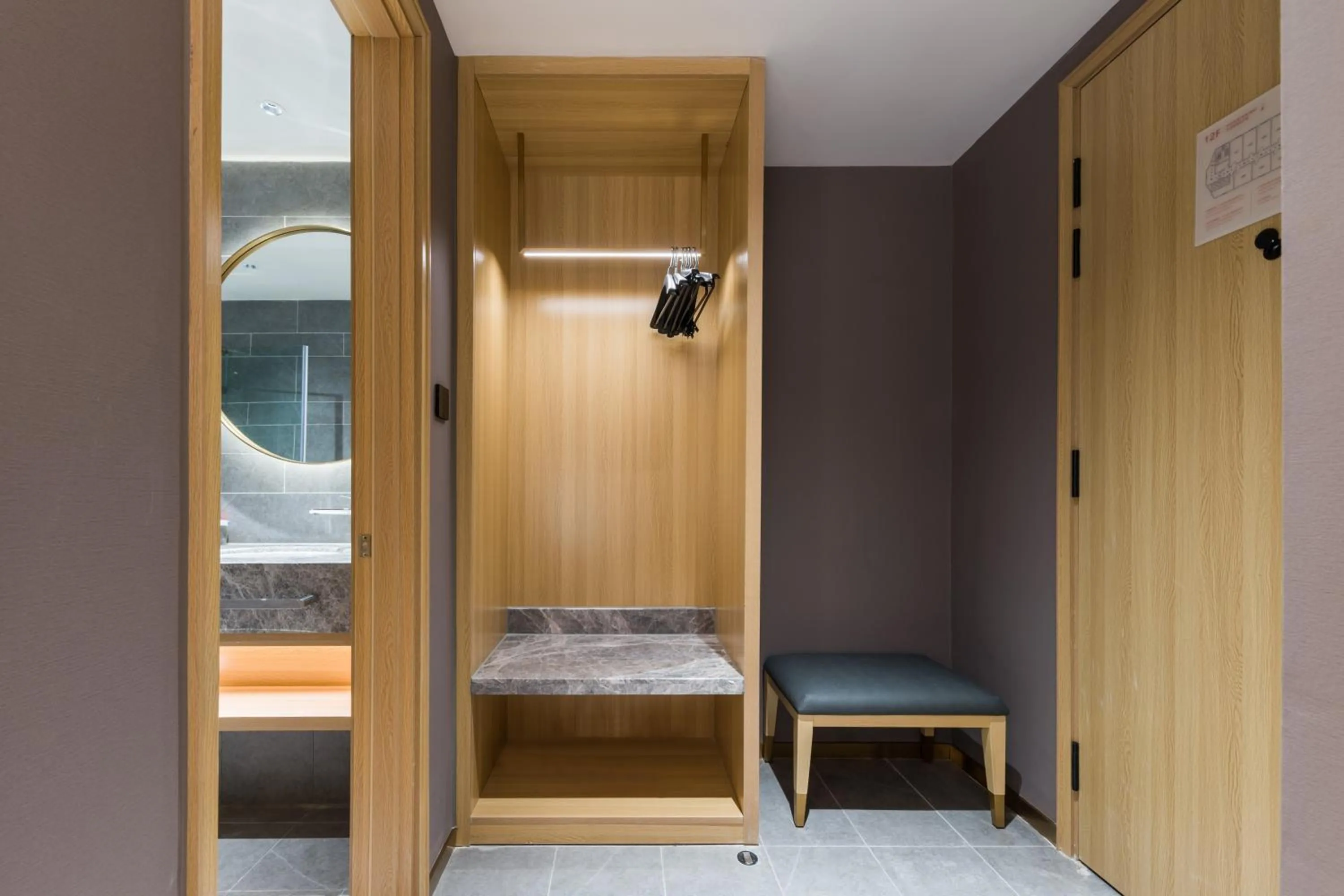 wardrobe, Bed in Orange Hotel Shanghai World Expo Center