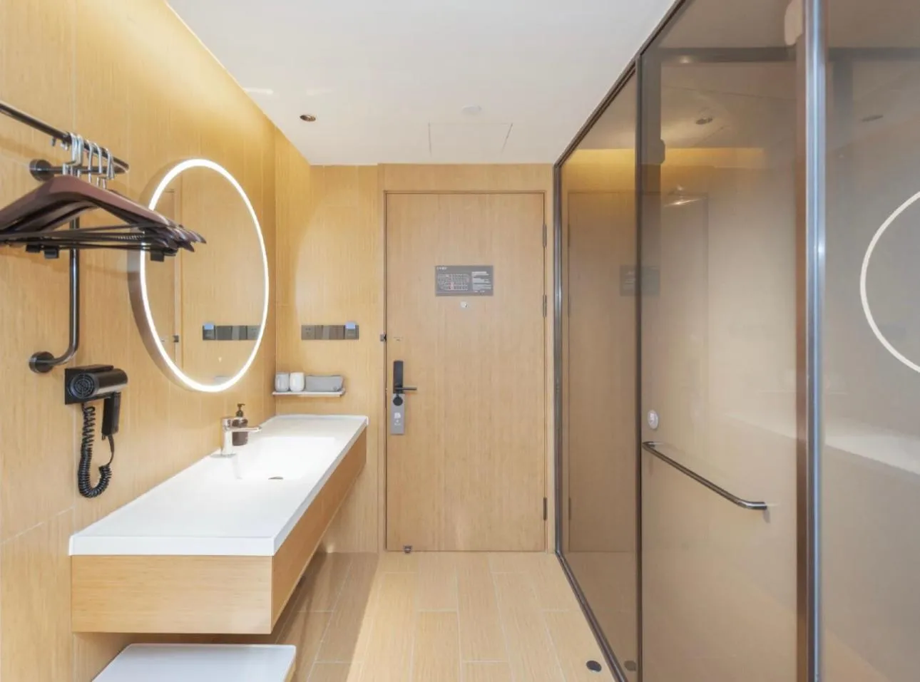 Bathroom in JI Hotel Shanghai Dianshanhu Avenue Metro Station