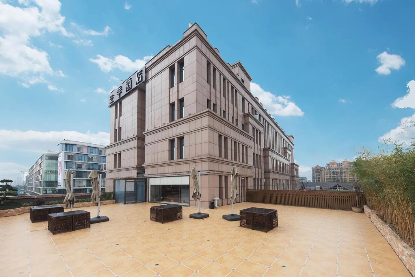 Property building in JI Hotel Hangzhou Alibaba Xixi Park