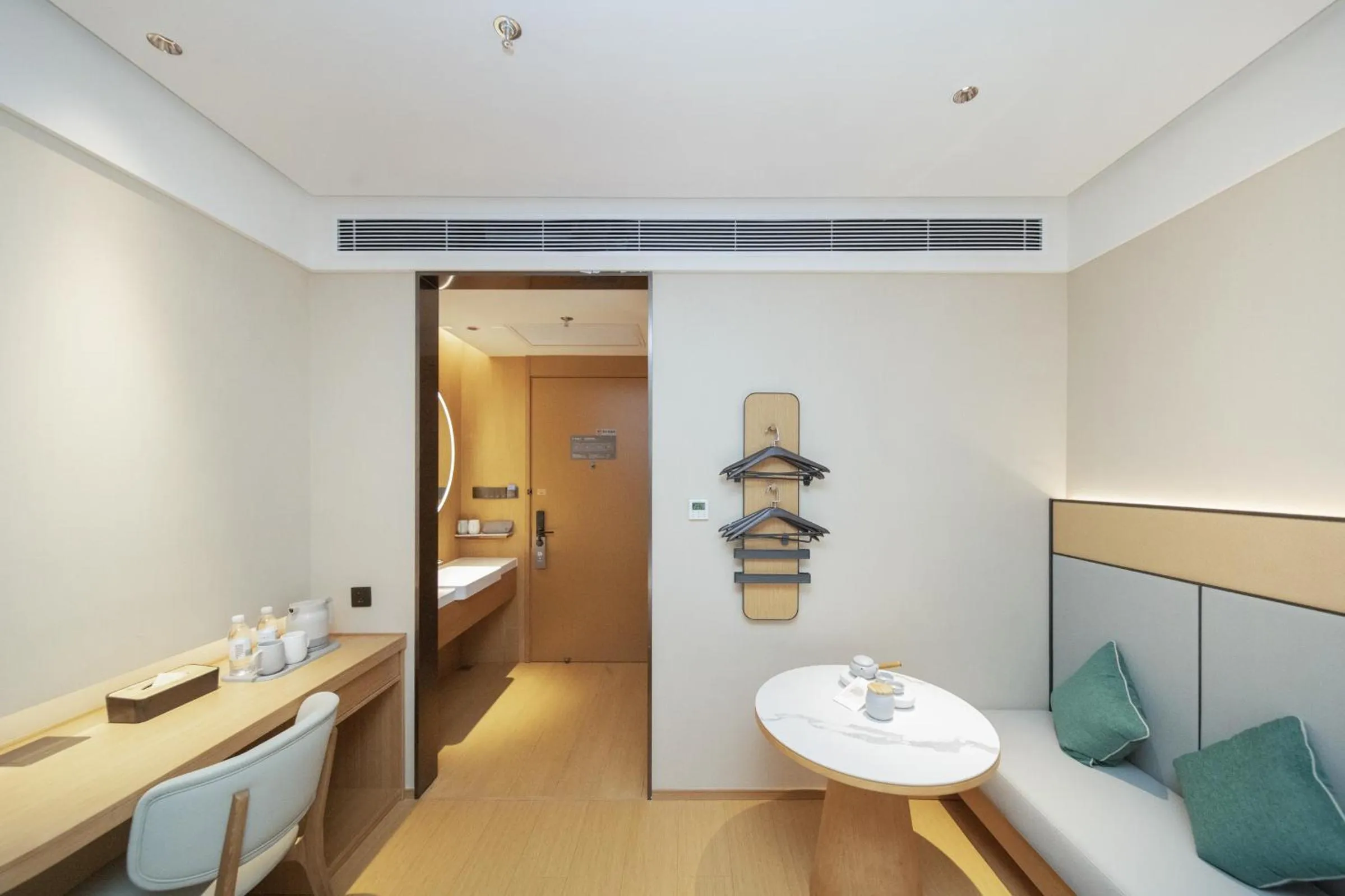 Seating area in JI Hotel Shenzhen Convention & Exhibition Center Gangxia Subway Station