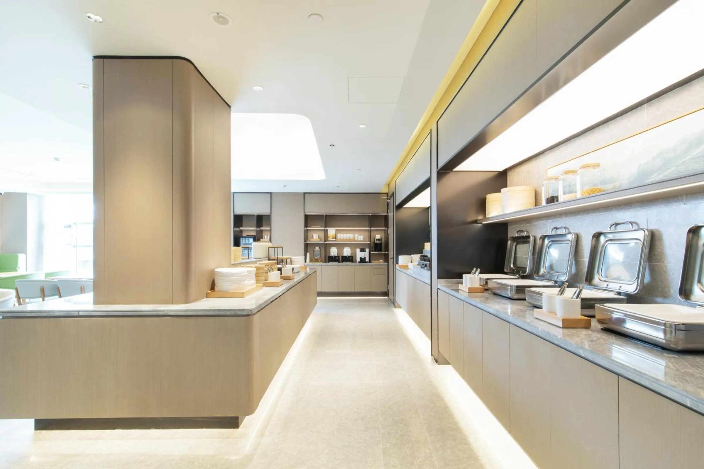 Restaurant/places to eat in JI Hotel Nanjing Baijia Lake 1912