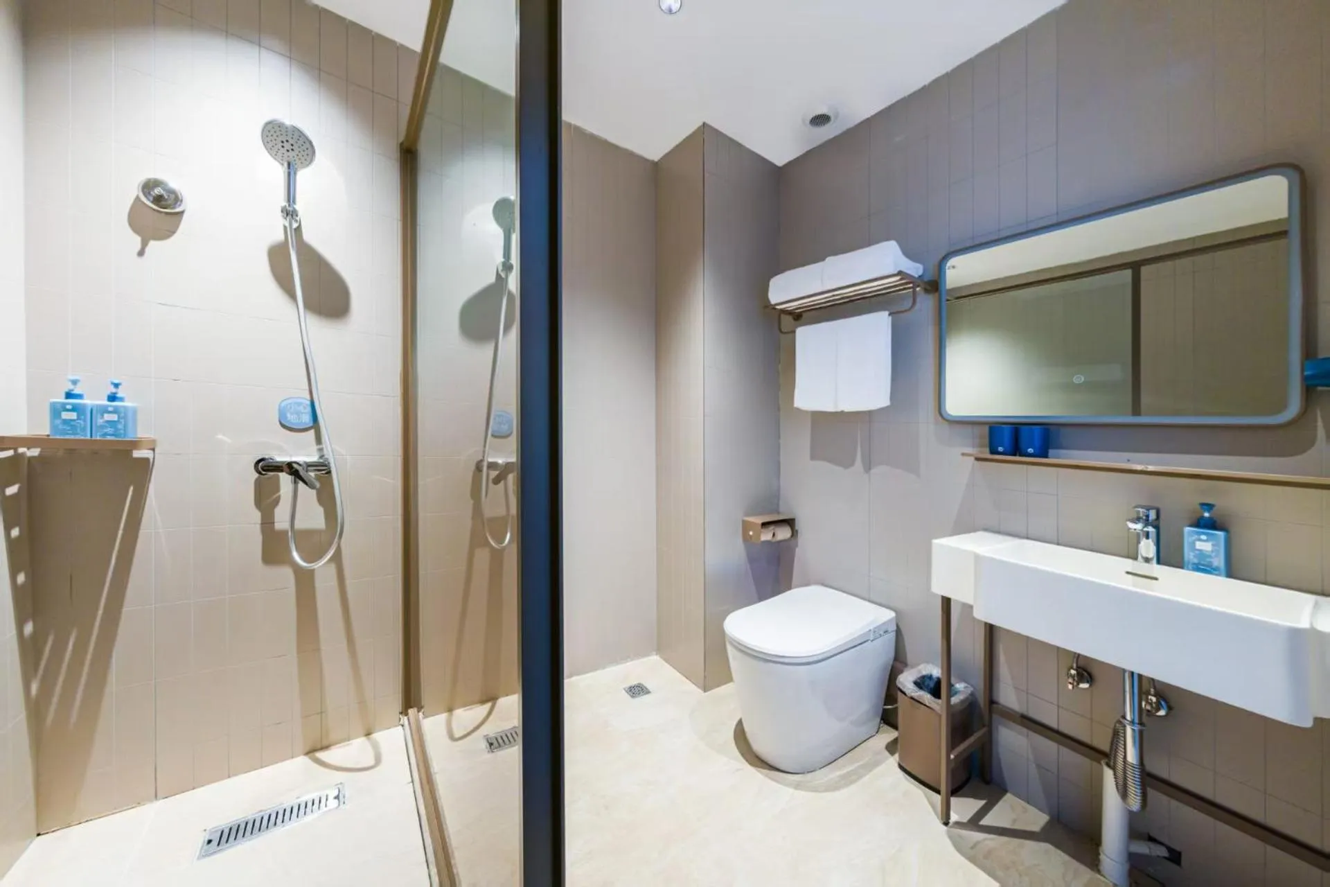 Shower in Hanting Hotel Shanghai Pudong Airport Shixin Road