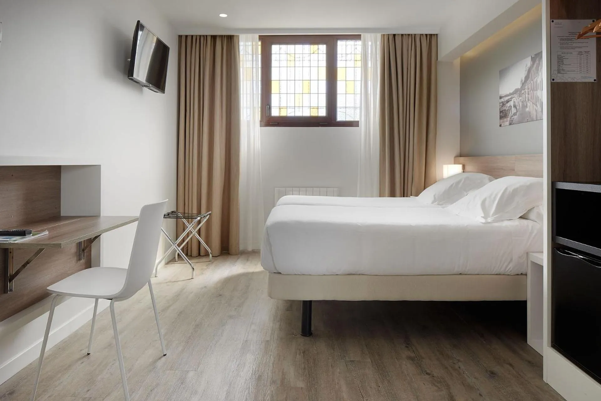 Photo of the whole room, Bed in Hotel Parma