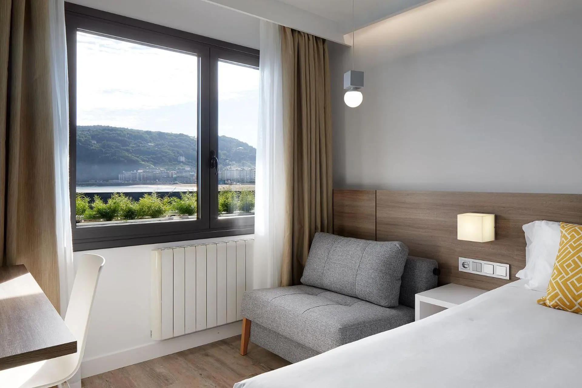 hair dresser, Bed in Hotel Parma