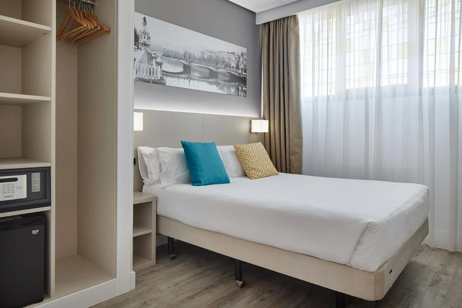 Photo of the whole room, Bed in Hotel Parma