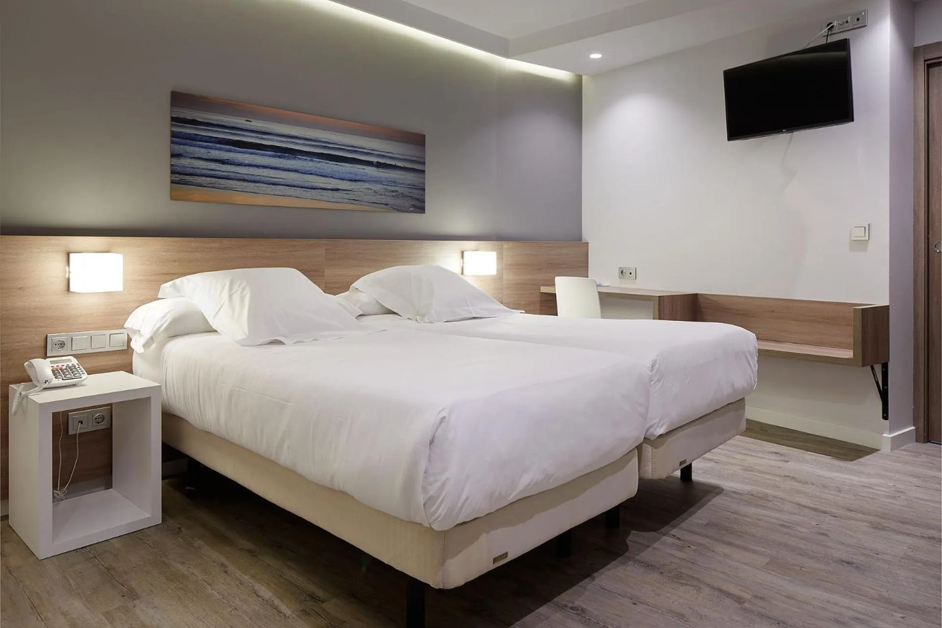 Photo of the whole room, Bed in Hotel Parma