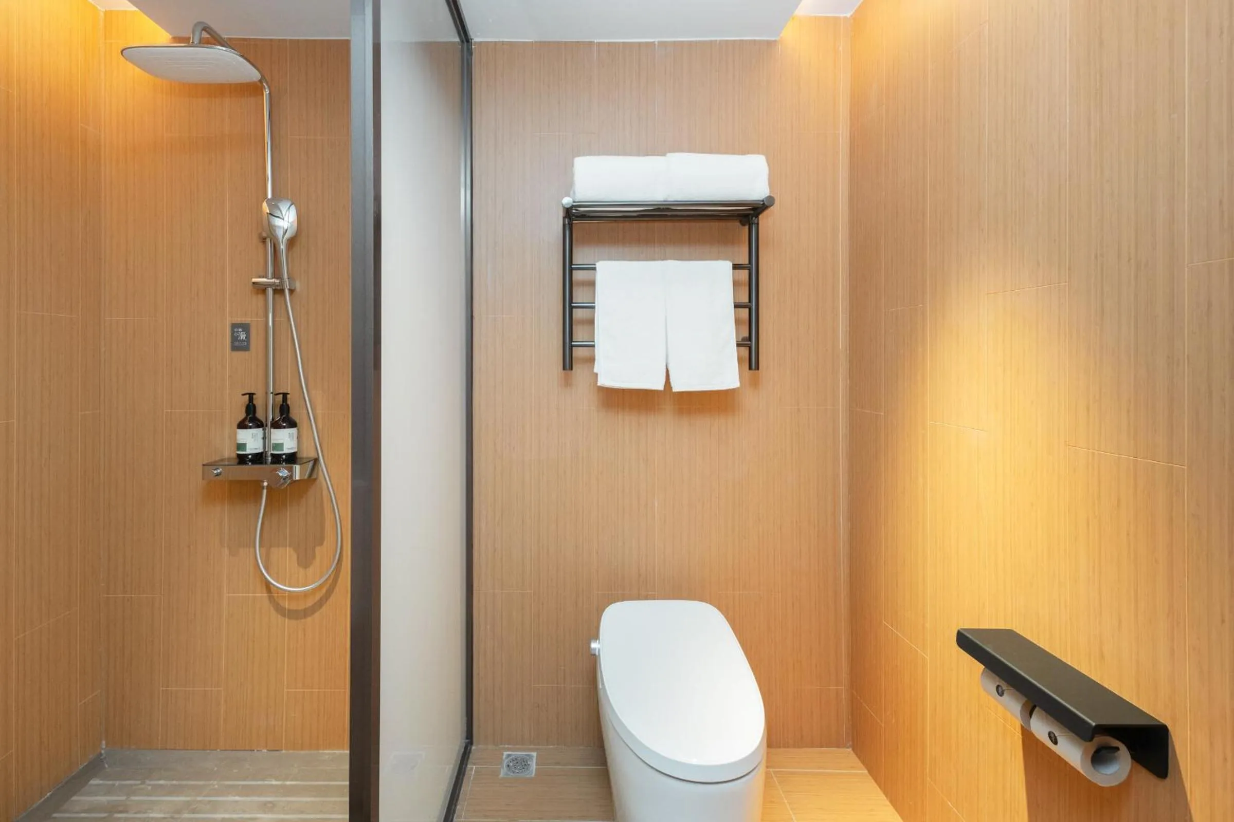 Shower in JI Hotel Guangzhou Tianhe Park Subway Station