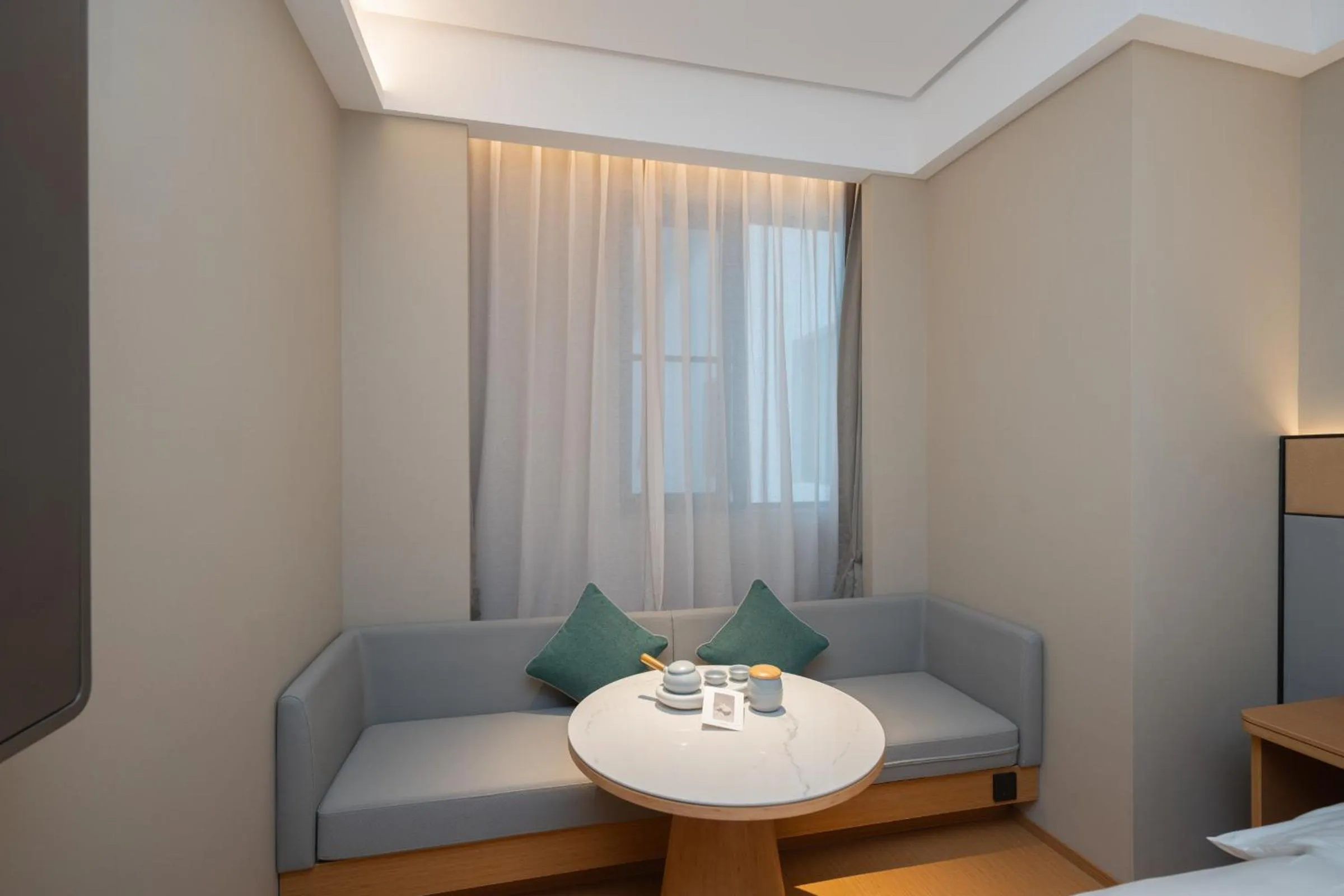 Seating area, Bed in JI Hotel Guangzhou Panyu Chimelong Wanbo Center