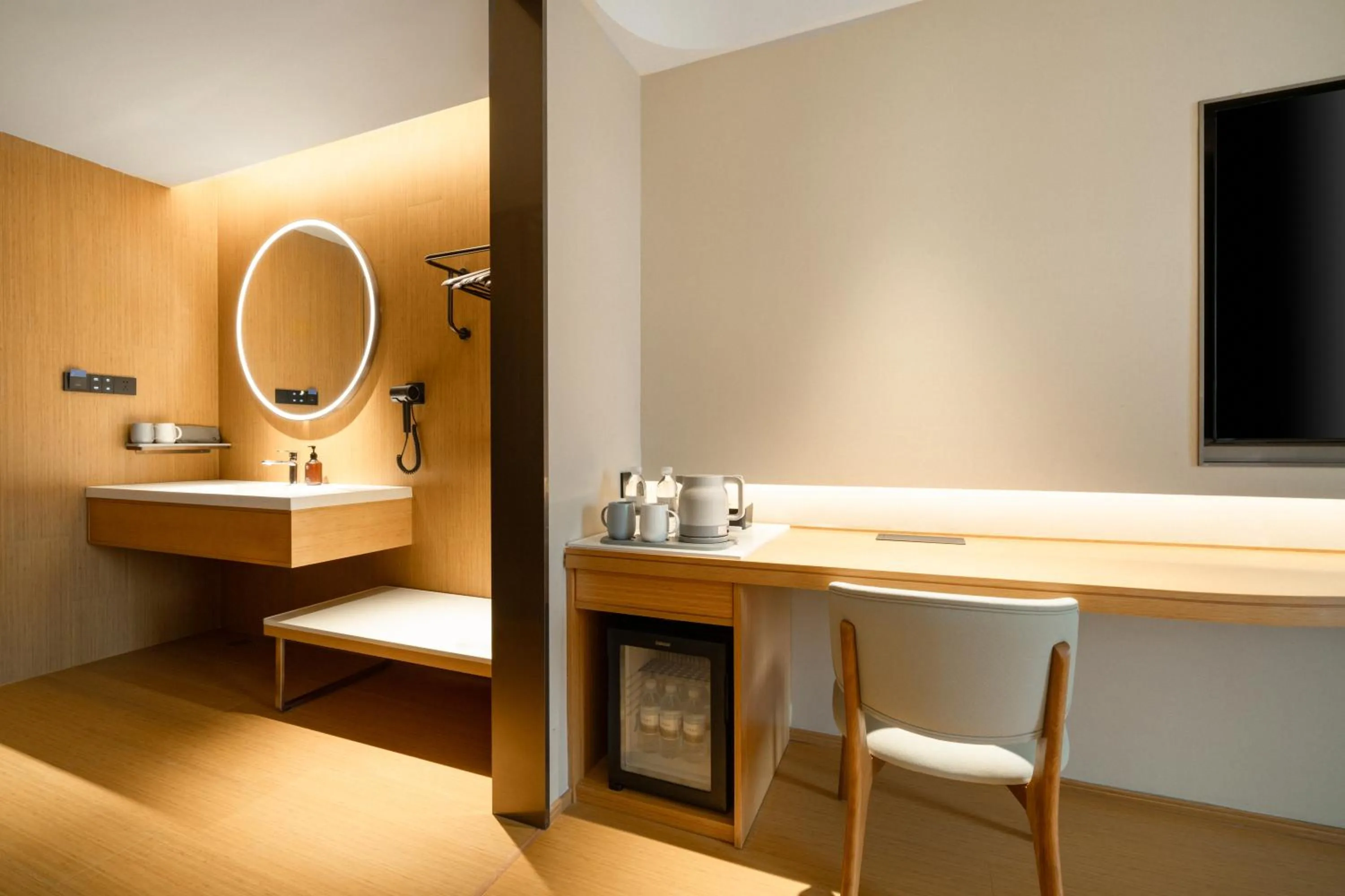 Property logo or sign in JI Hotel Guangzhou Liwan TCL Yunfeng Technology Park