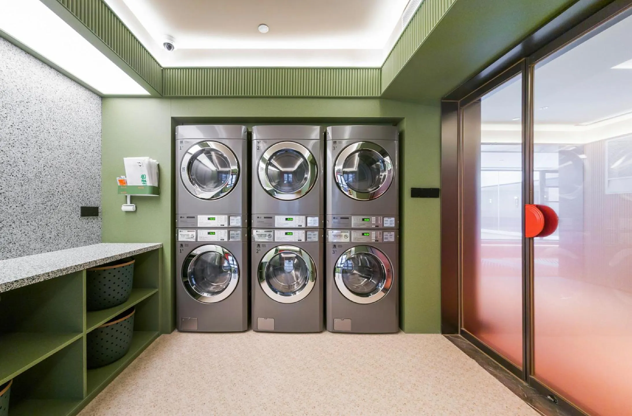 laundry in Orange Hotel Shanghai International Tourism Resort Chongxi Road