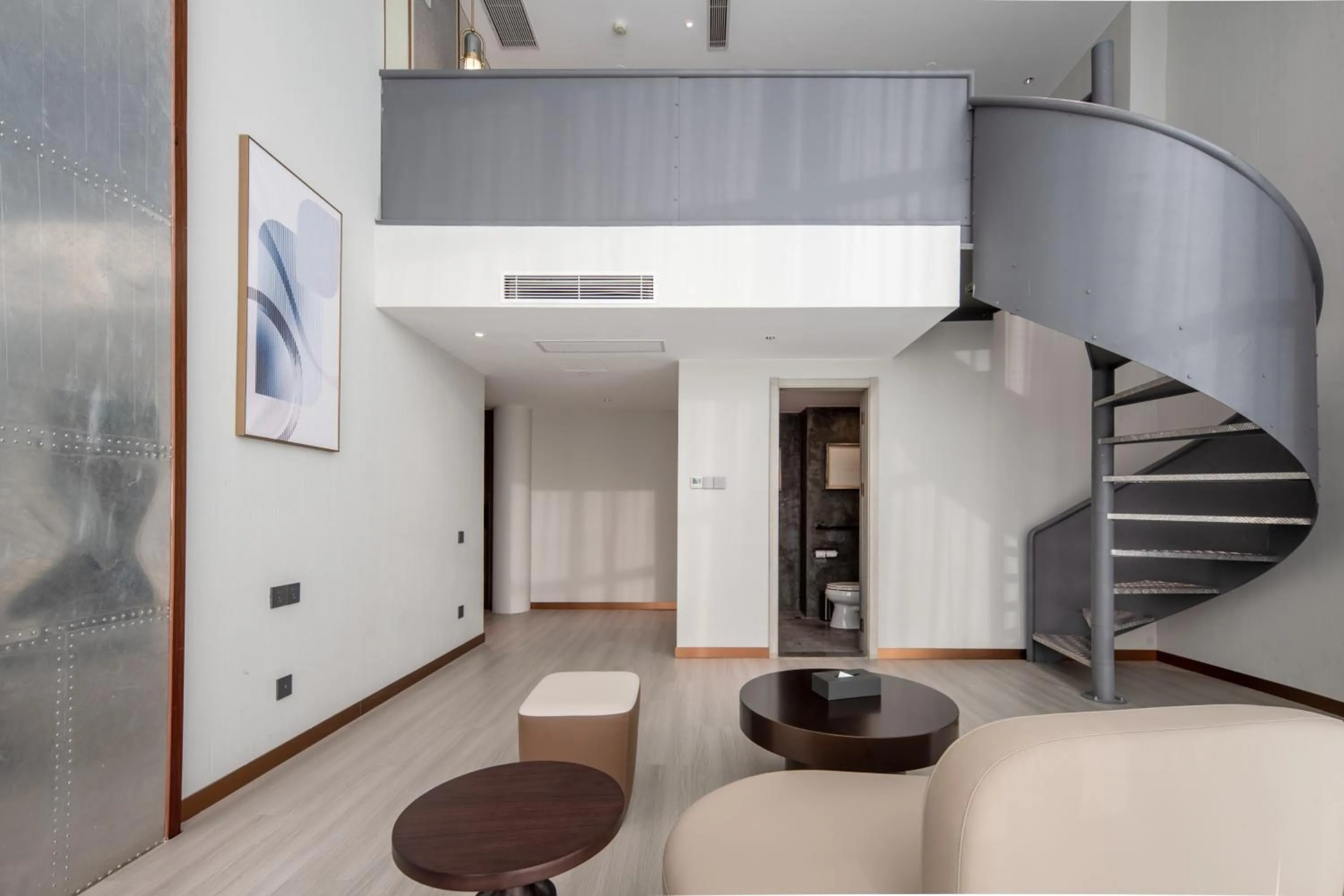 Photo of the whole room in Royalton Hotel Shenzhen Baoan Airport