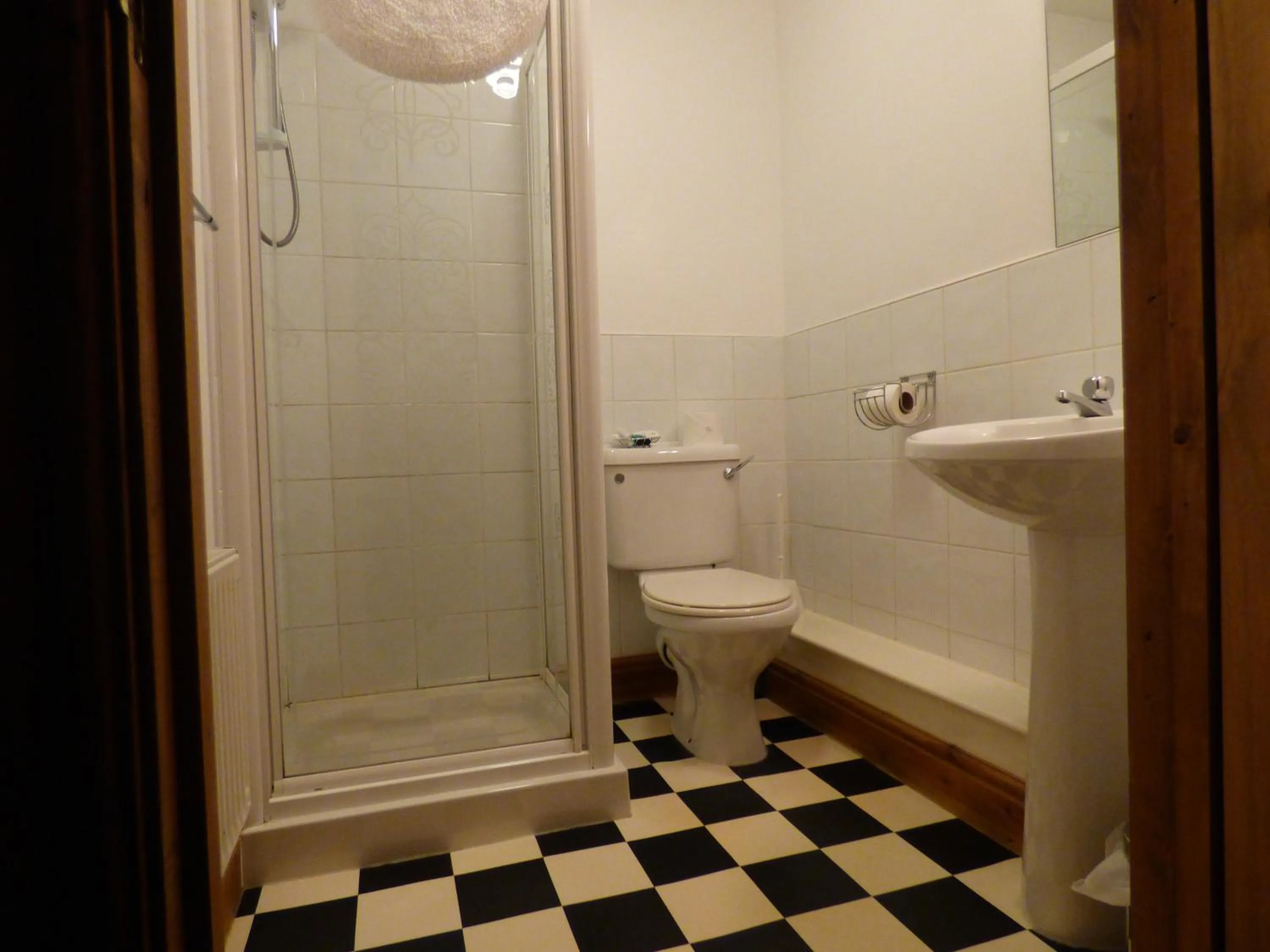 Bathroom in The Belted Will Inn
