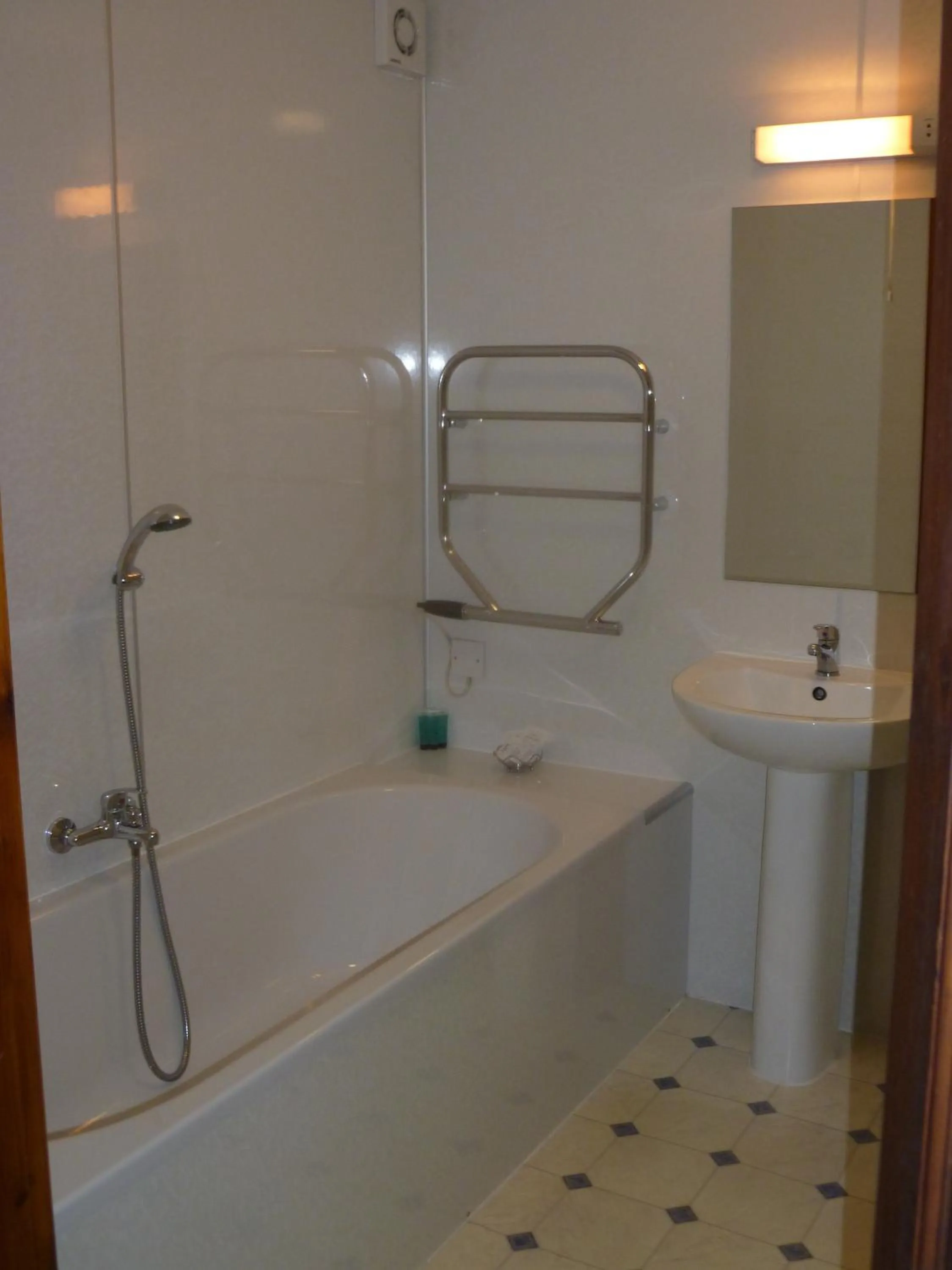 Bathroom in The Belted Will Inn