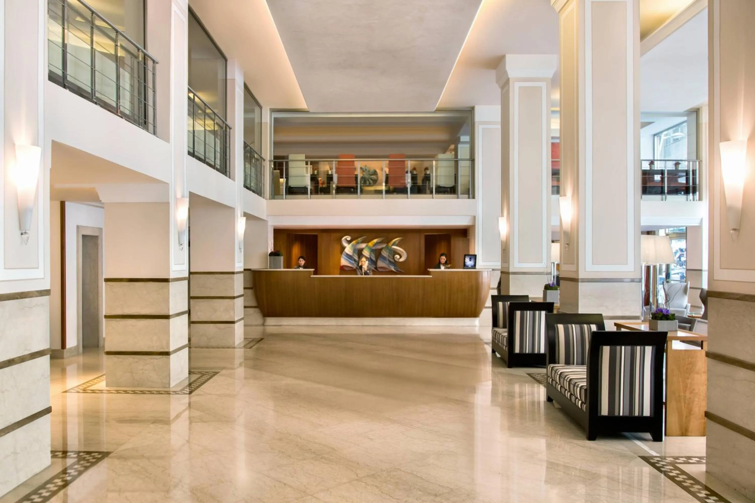 Lobby or reception in Renaissance Naples Hotel Mediterraneo