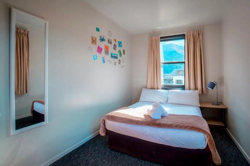 Bed in The Black Sheep Backpackers