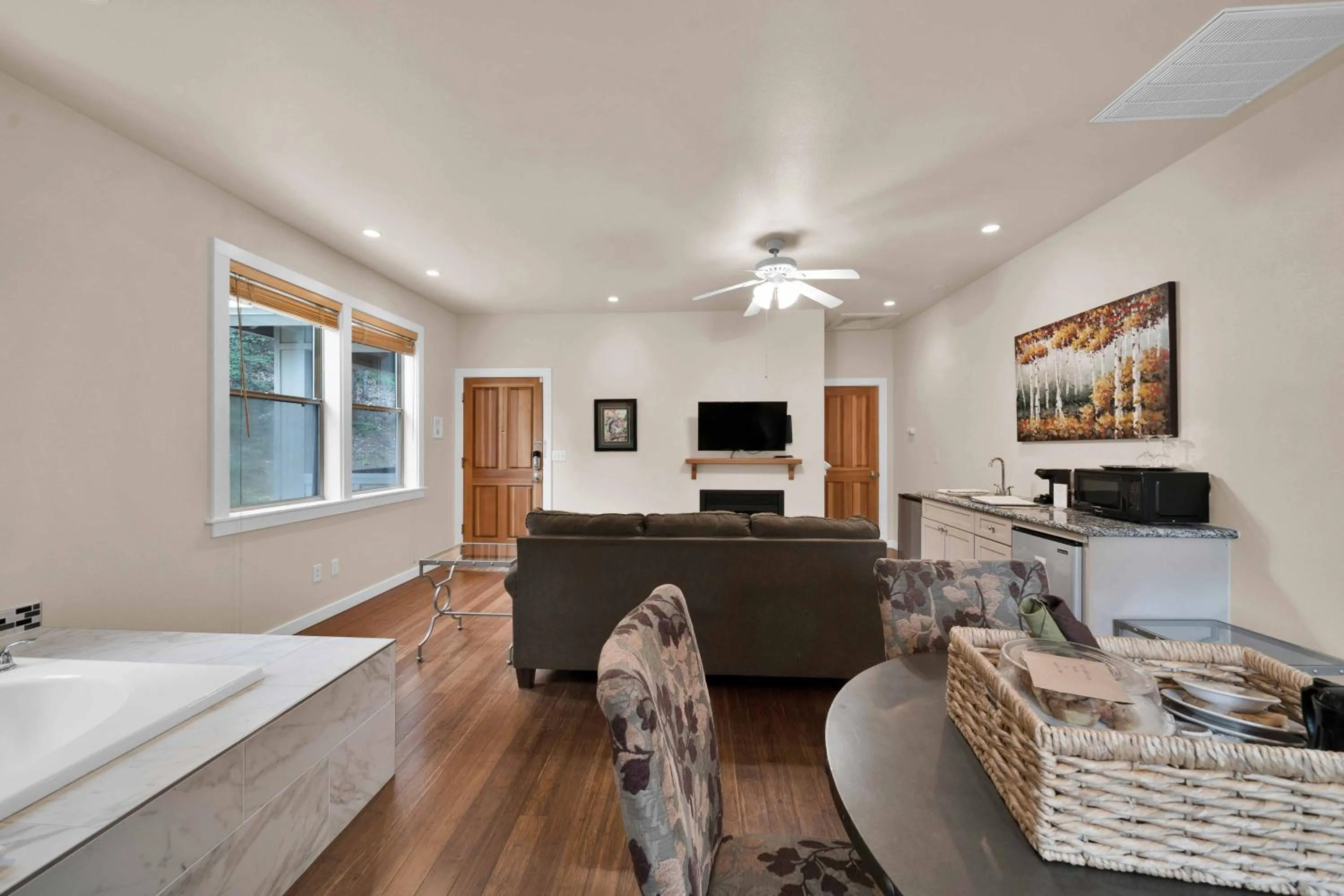 The Inn at Shasta Lake