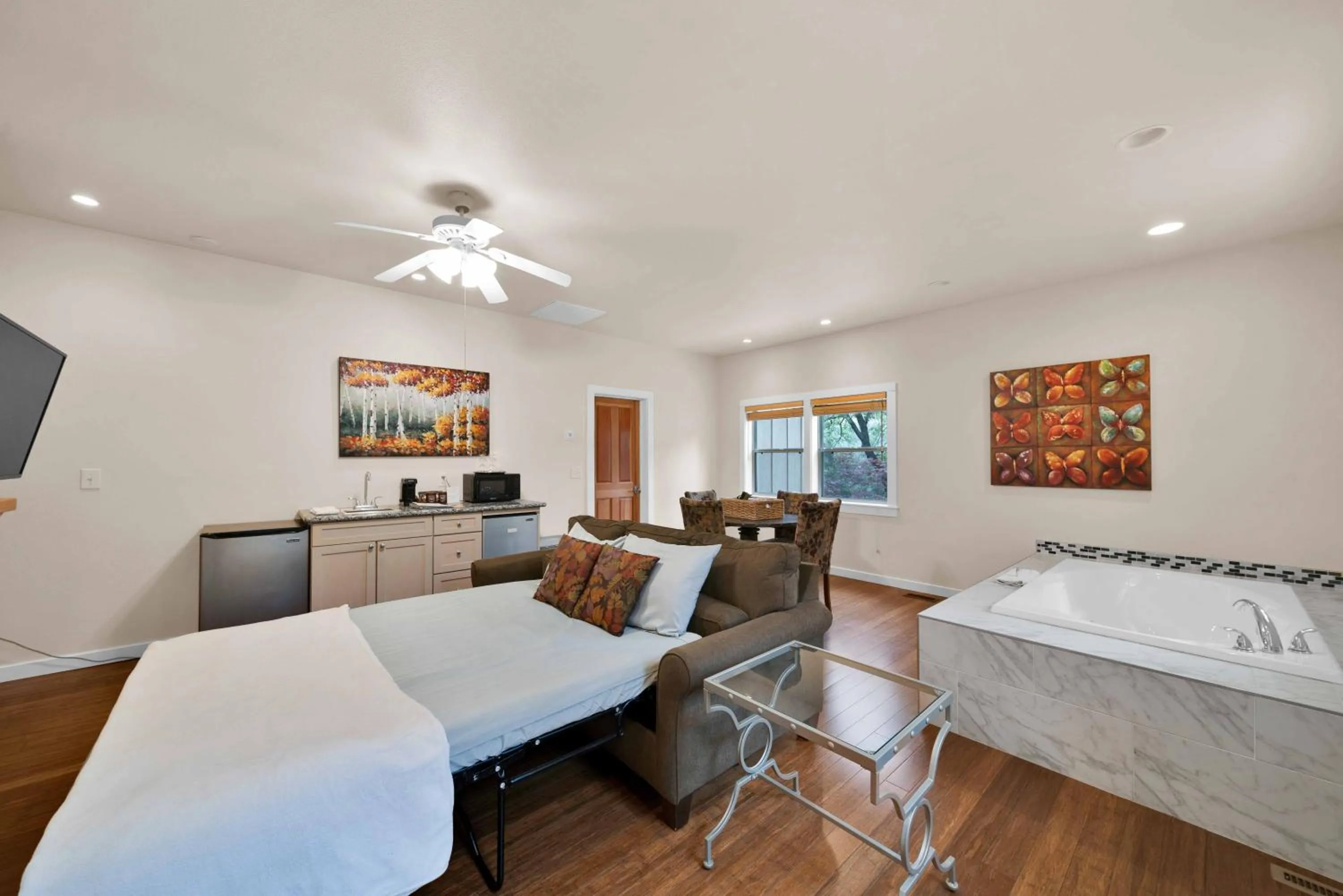 The Inn at Shasta Lake