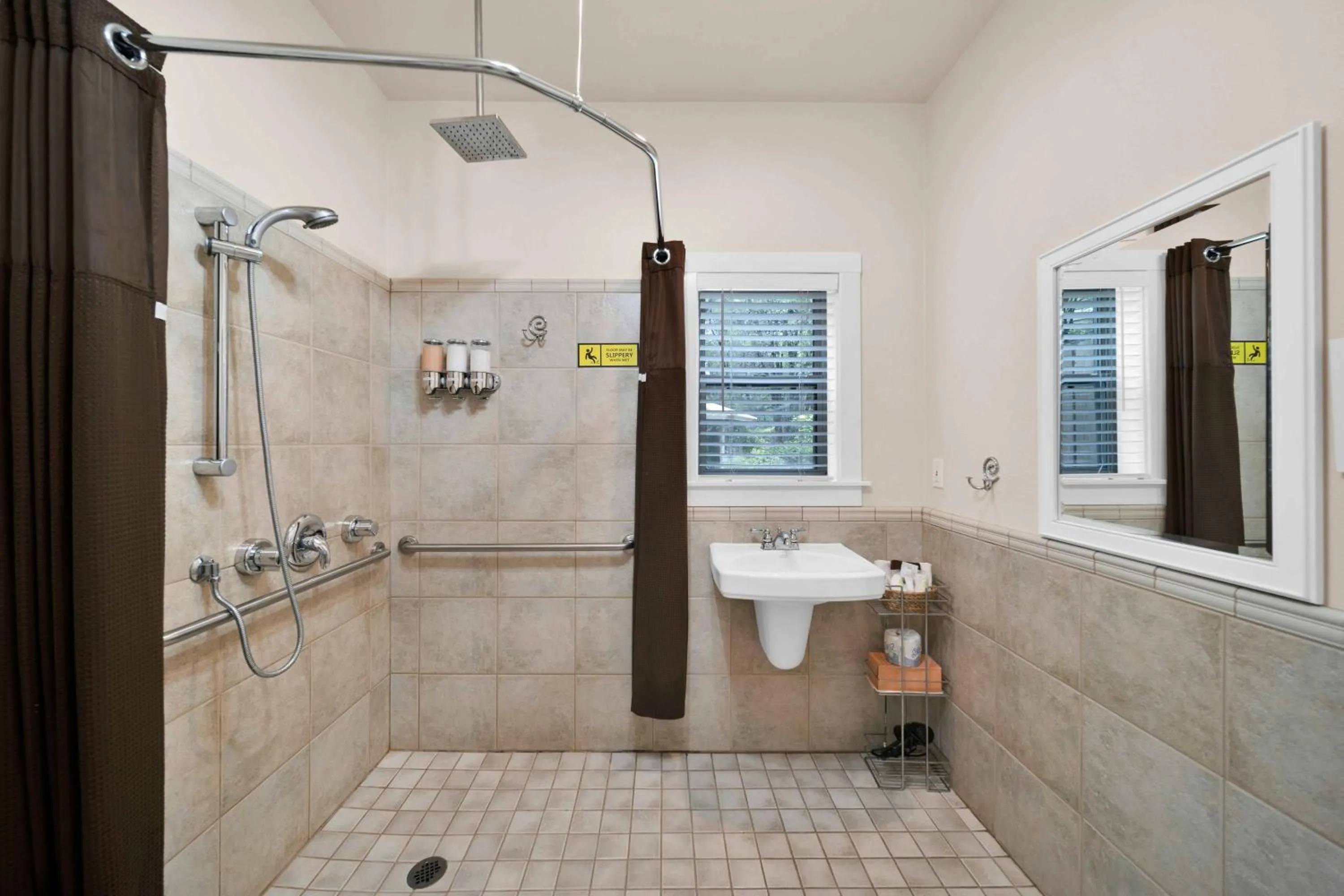 The Inn at Shasta Lake