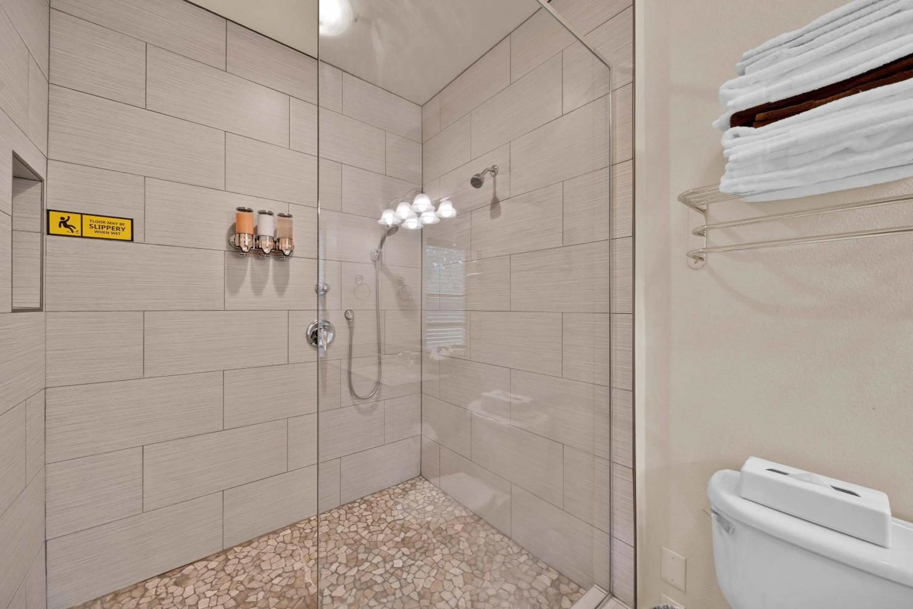 The Inn at Shasta Lake