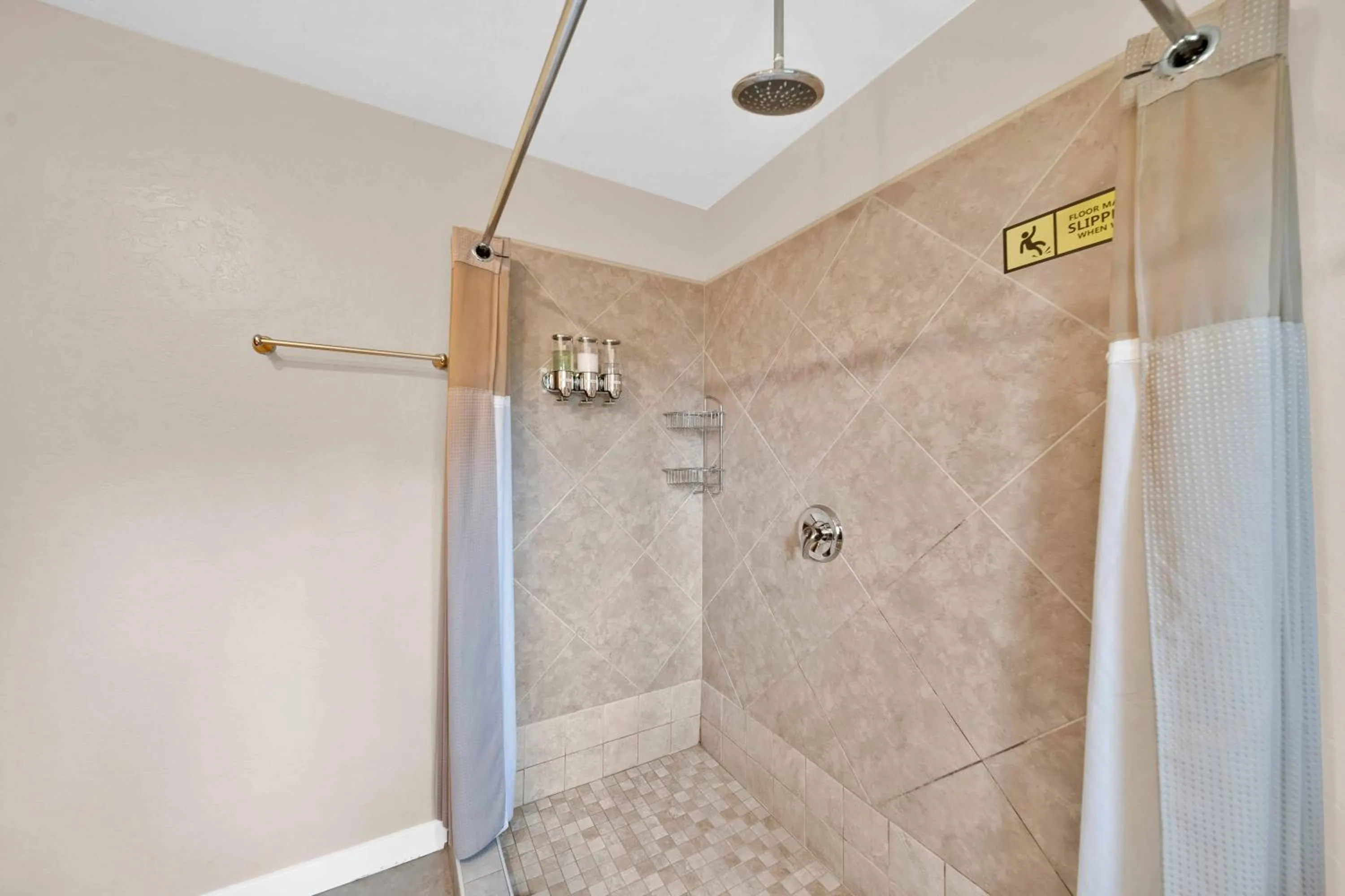 The Inn at Shasta Lake