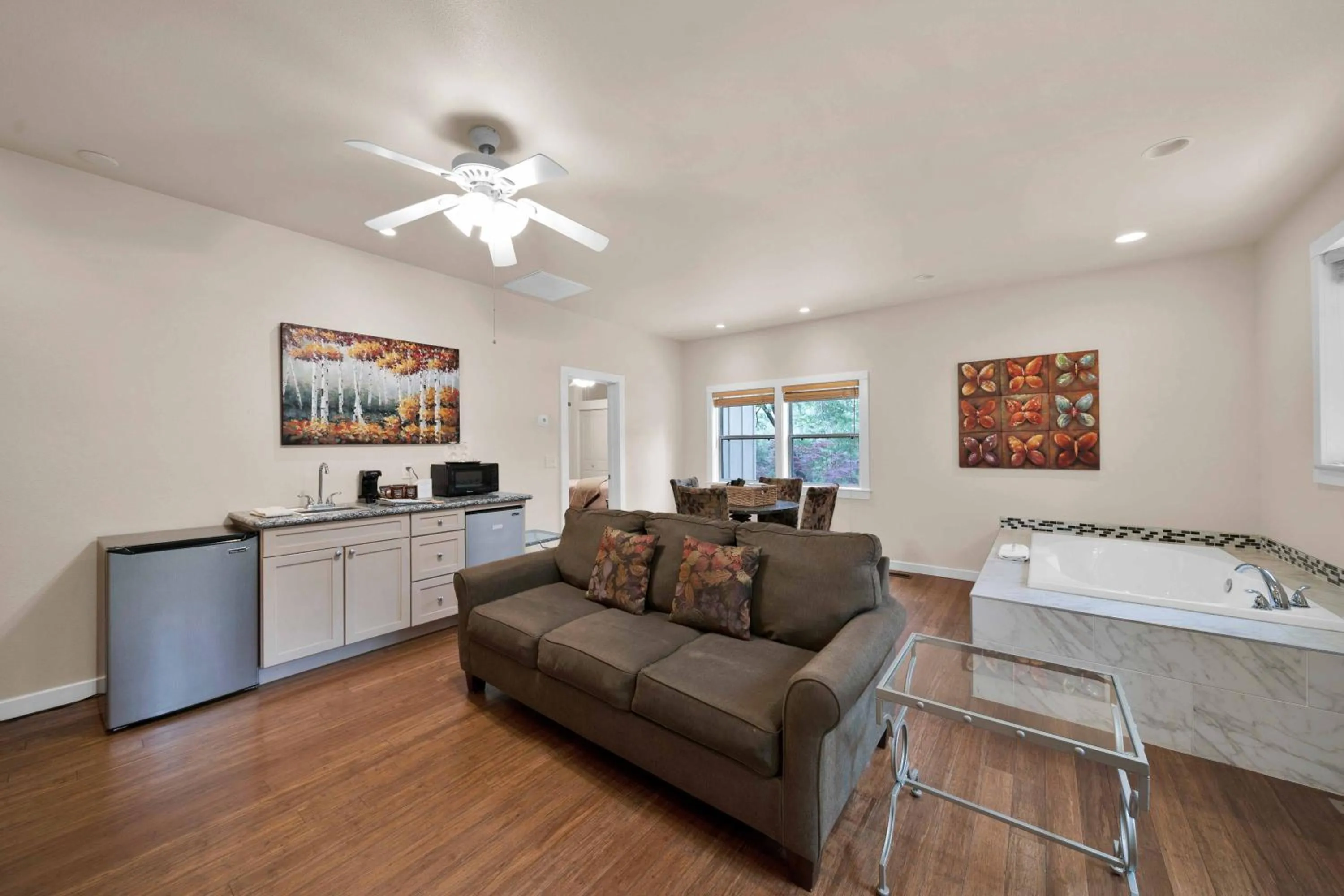 The Inn at Shasta Lake