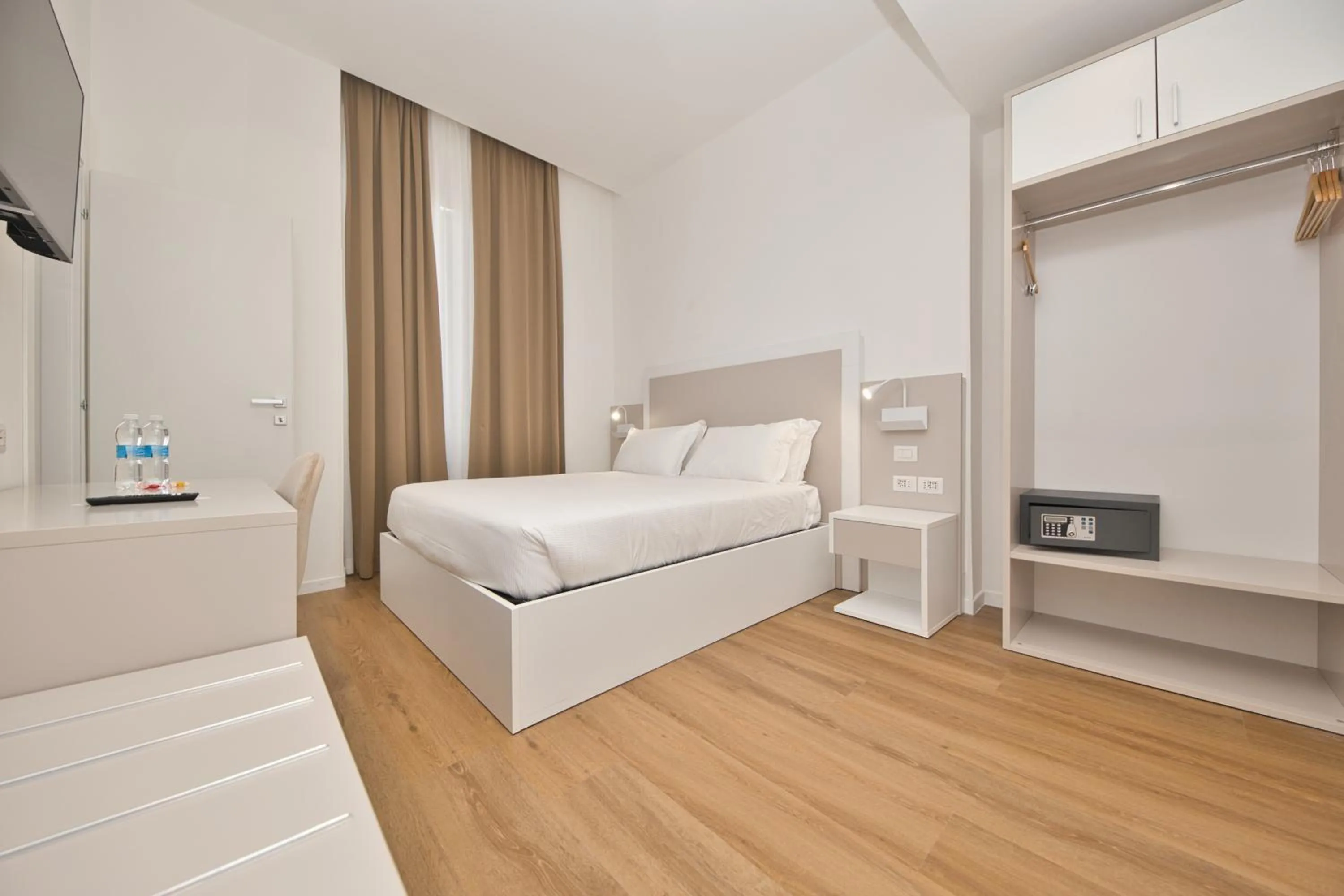 Photo of the whole room, Bed in LH Hotel Andreotti