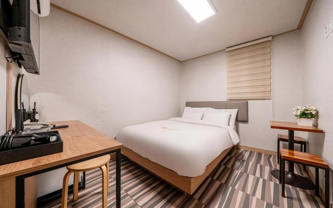 Bed in Peanut Hotel Myeongdong