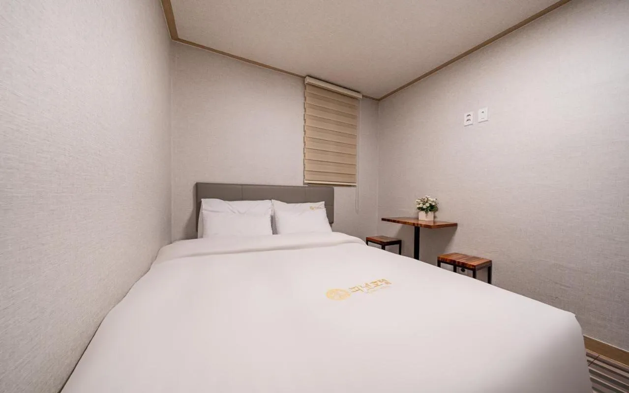 Bed in Peanut Hotel Myeongdong