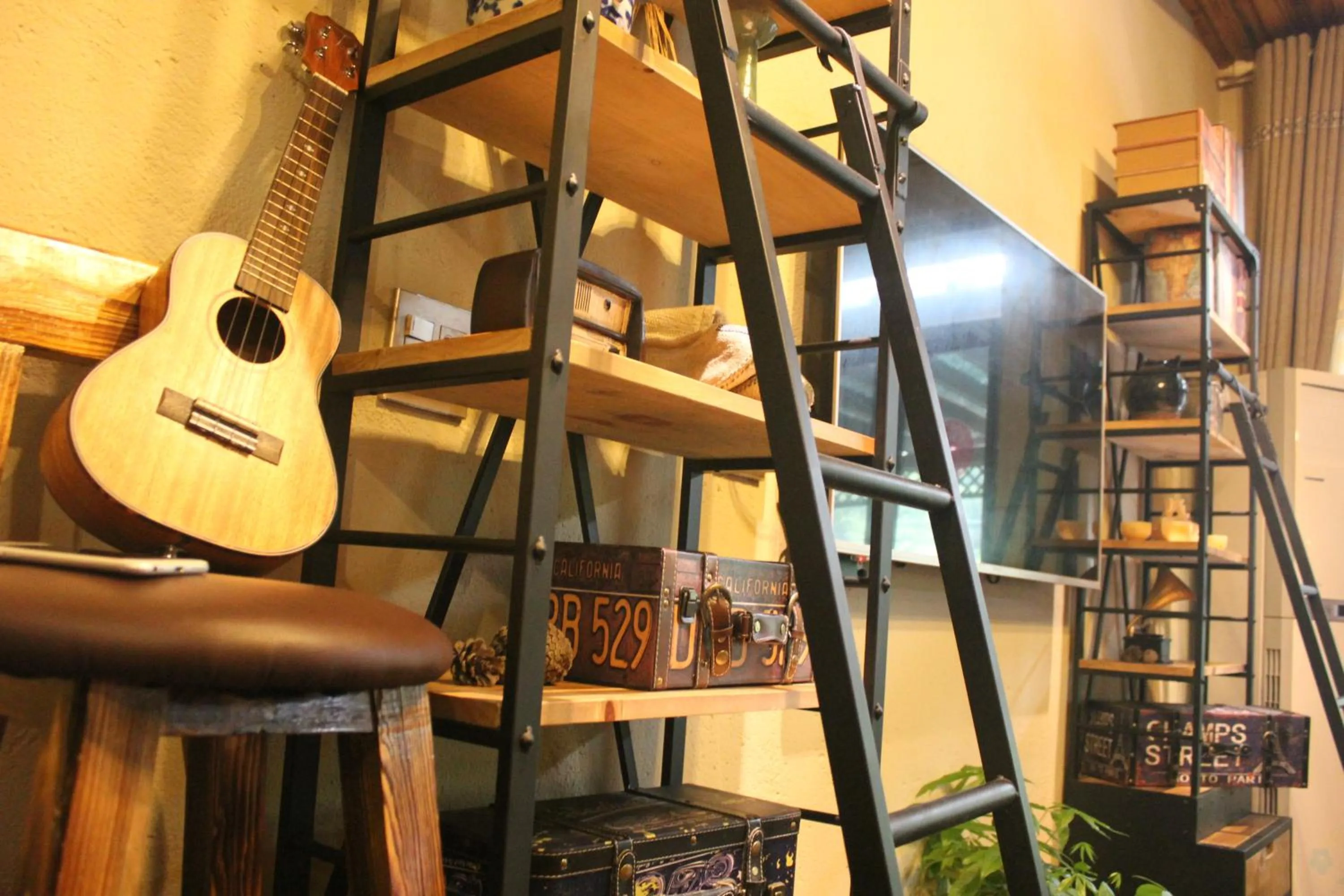 Decorative detail in Moganshan Pinhouwu Hotel