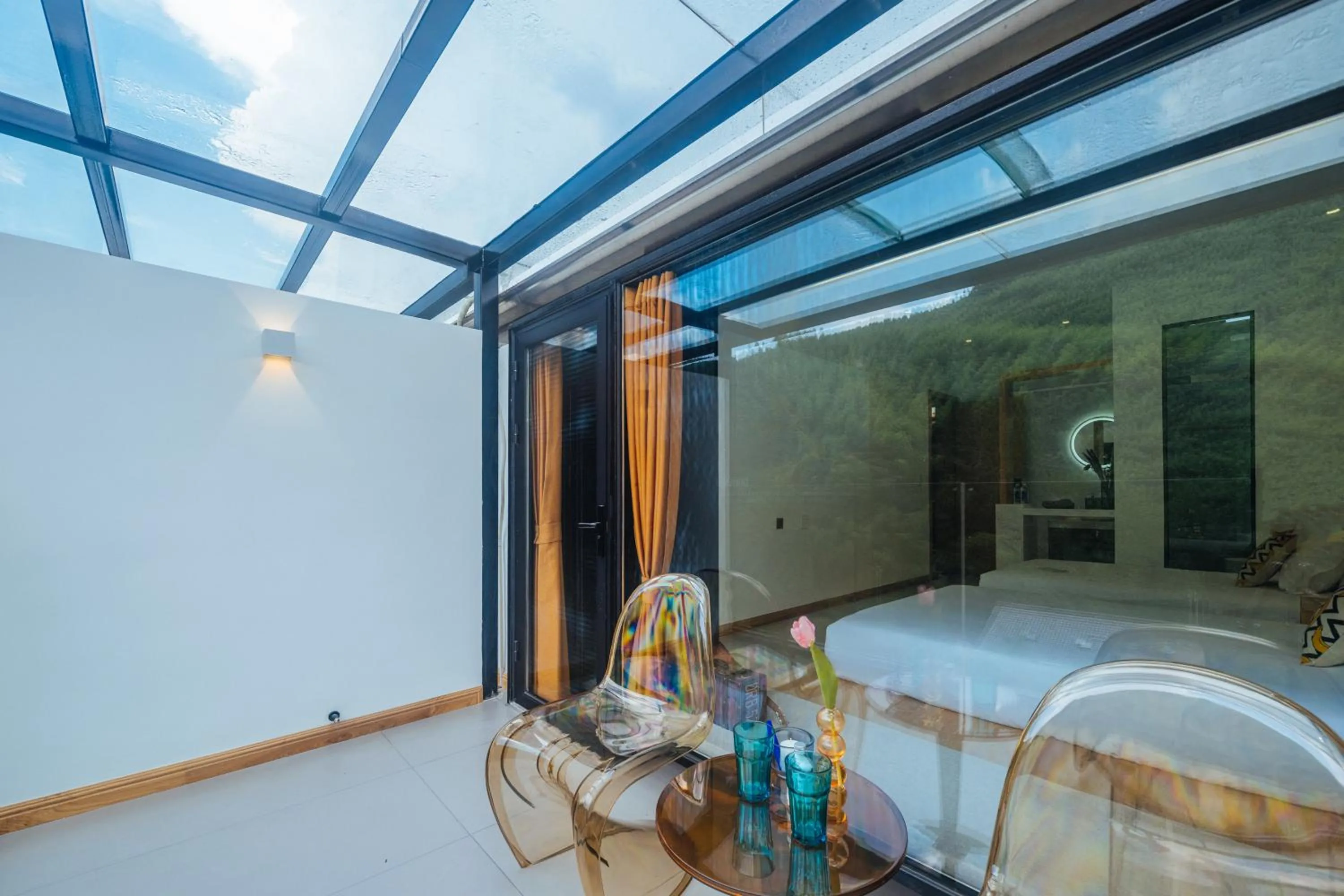 Photo of the whole room in Moganshan Pinhouwu Hotel