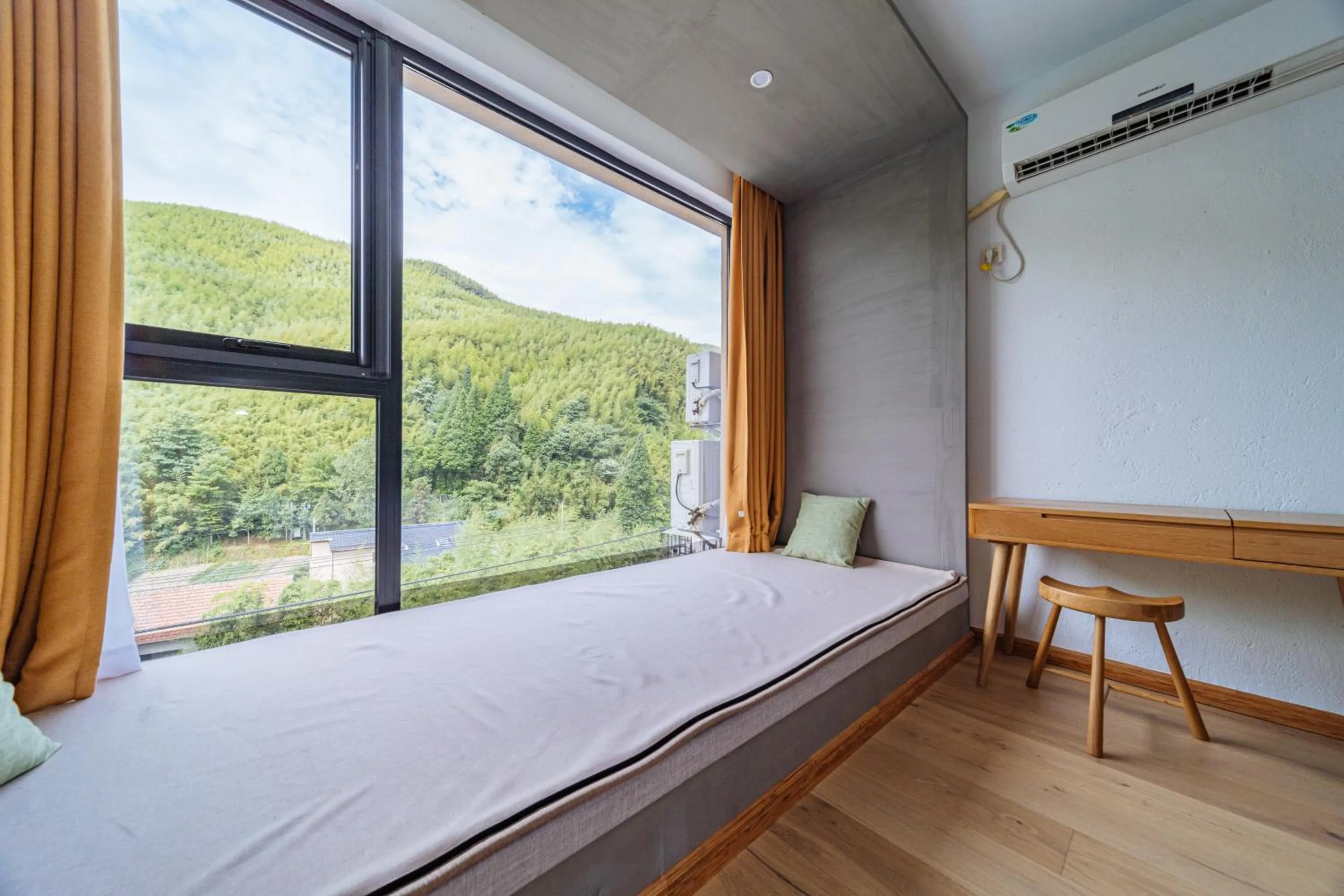 Bedroom, Bed in Moganshan Pinhouwu Hotel