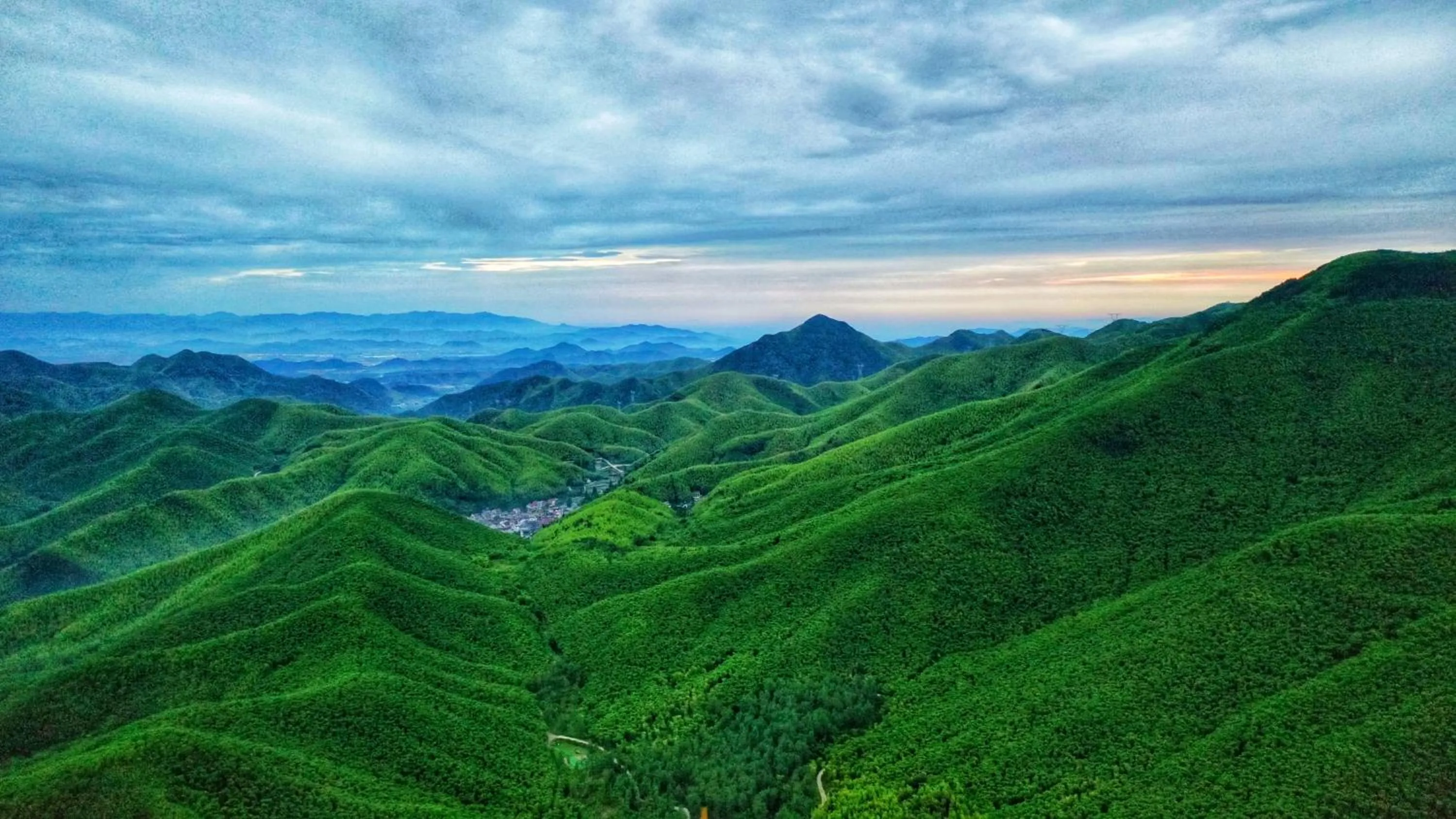 Natural landscape in Moganshan Pinhouwu Hotel