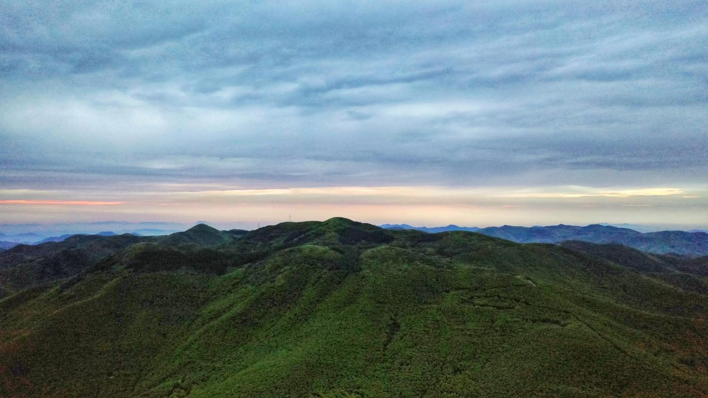 Mountain view in Moganshan Pinhouwu Hotel