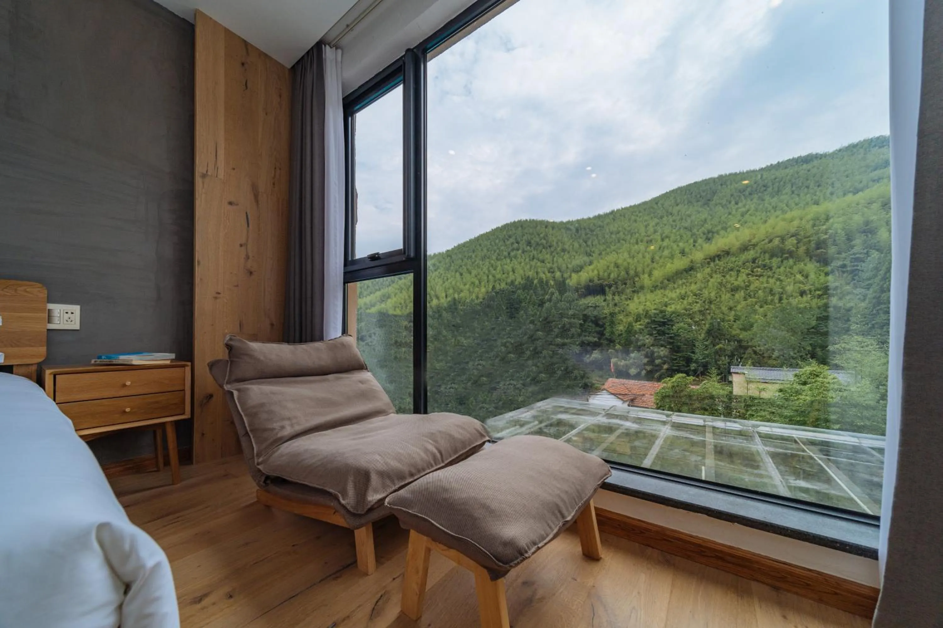 Mountain view in Moganshan Pinhouwu Hotel