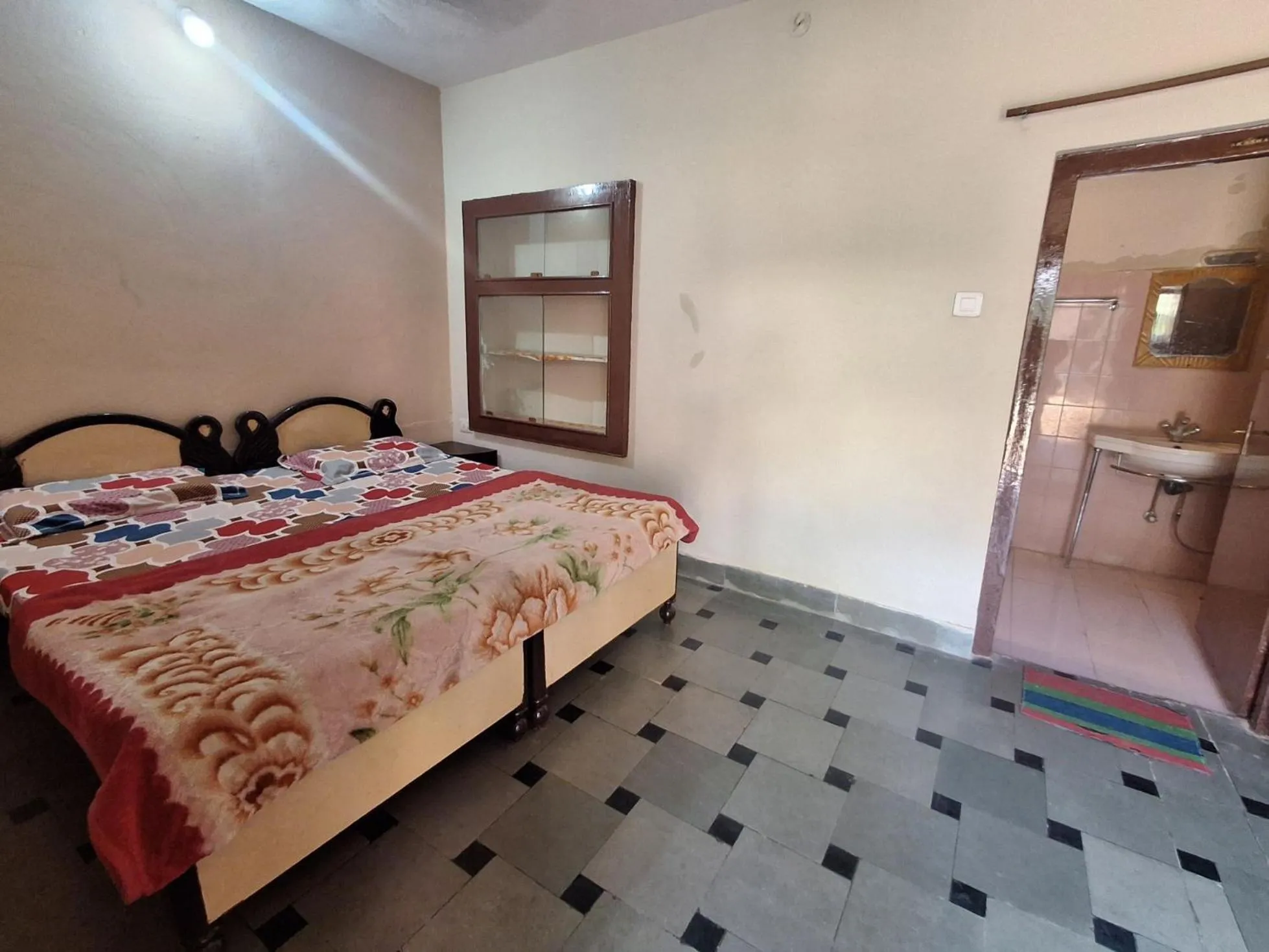 Bed in Hotel Om Pushkar