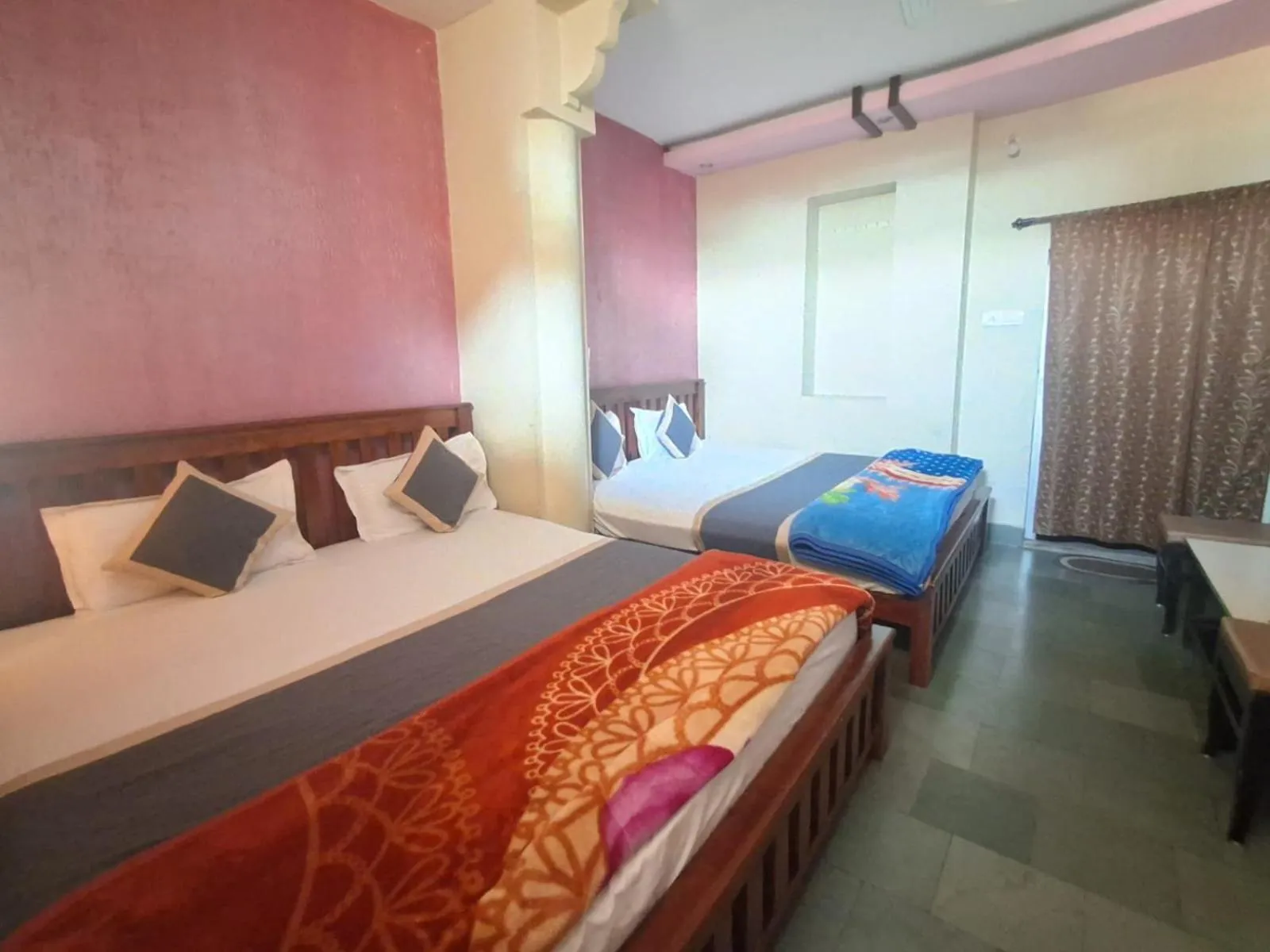 Bed in Hotel Om Pushkar